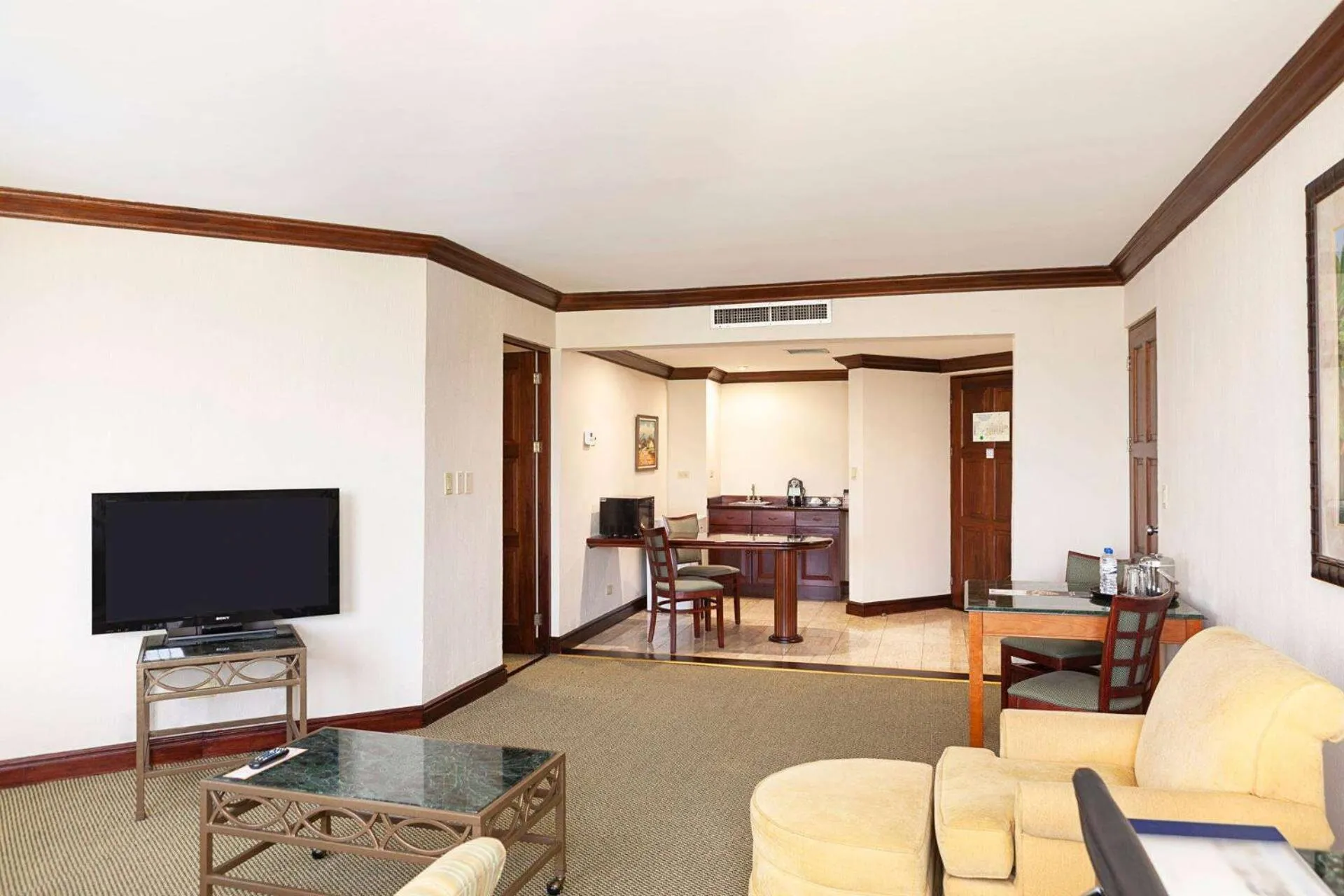 Photo of the whole room in Wyndham San Jose Herradura