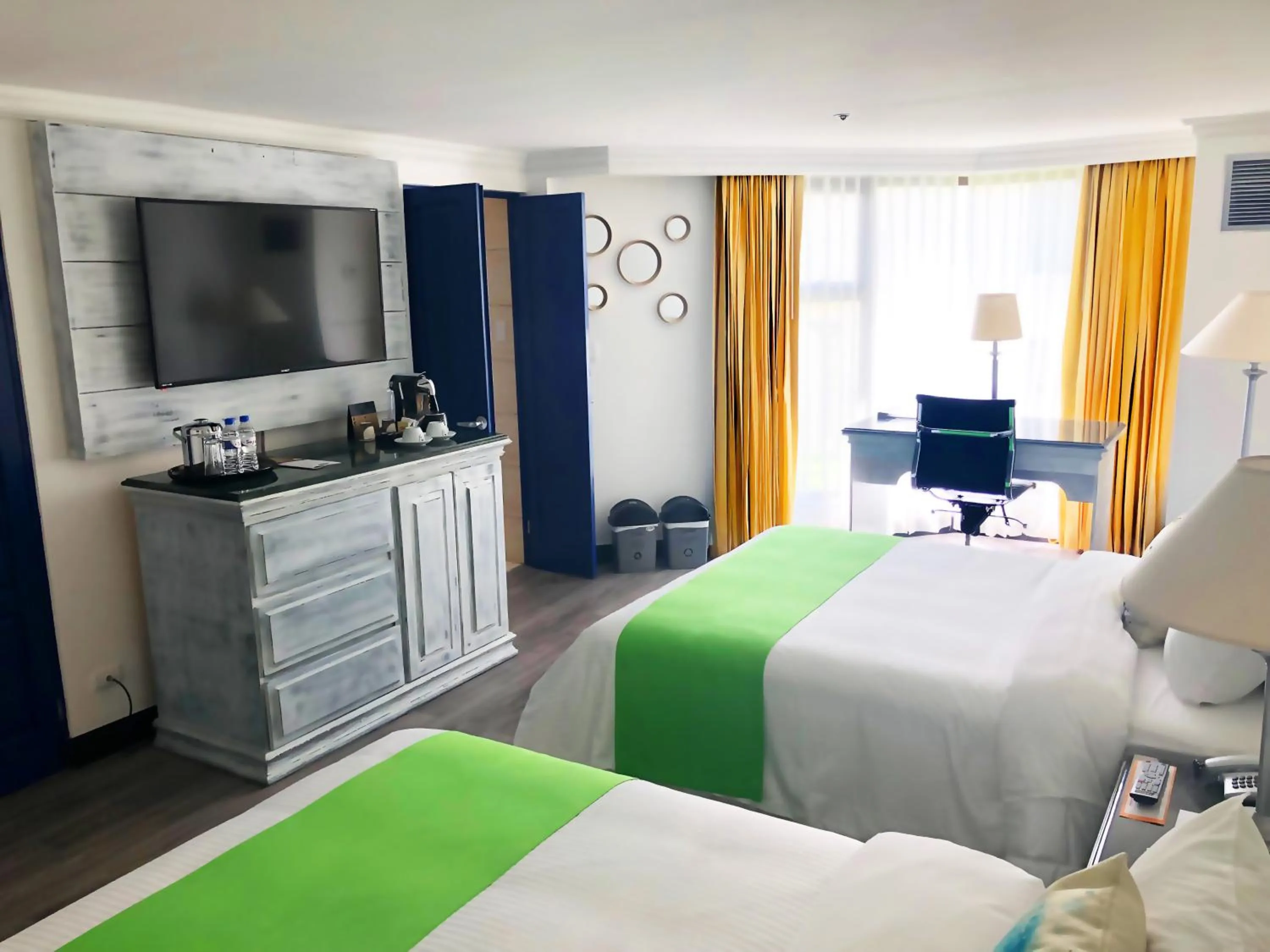 Photo of the whole room, Bed in Wyndham San Jose Herradura