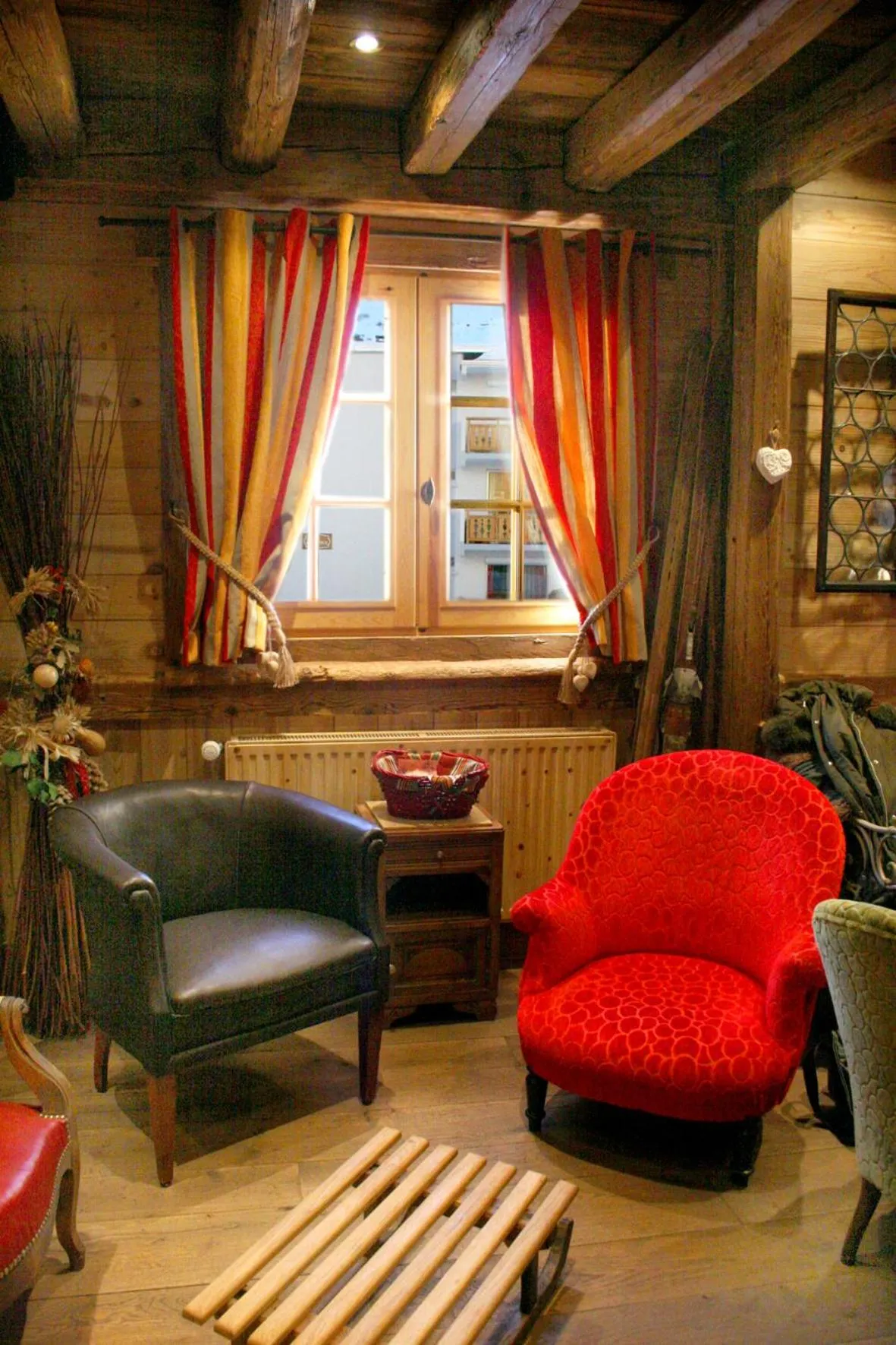 Communal lounge/ TV room in Hotel Cote Brune