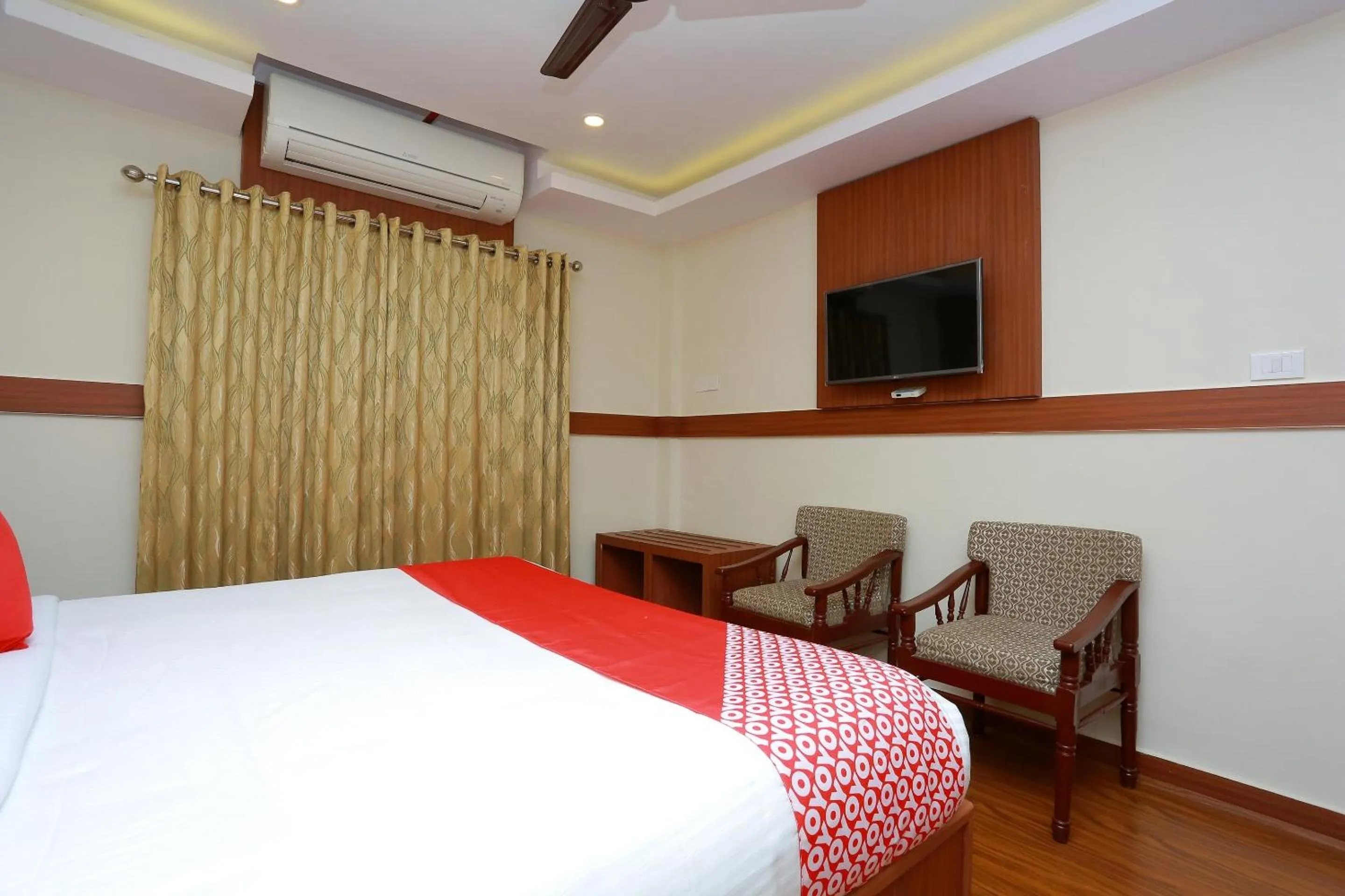 Bedroom, Bed in Super Capital O Kovilakam Residency