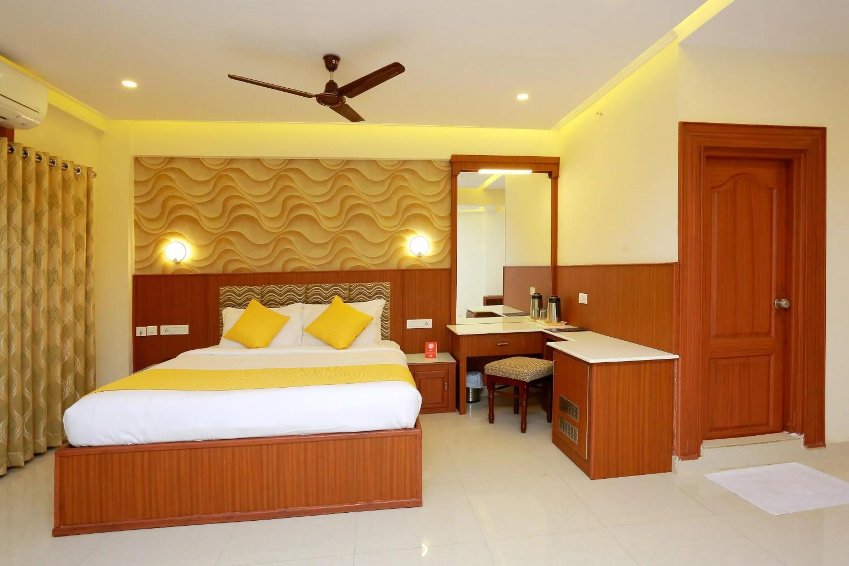 Bedroom, Bed in Super Capital O Kovilakam Residency