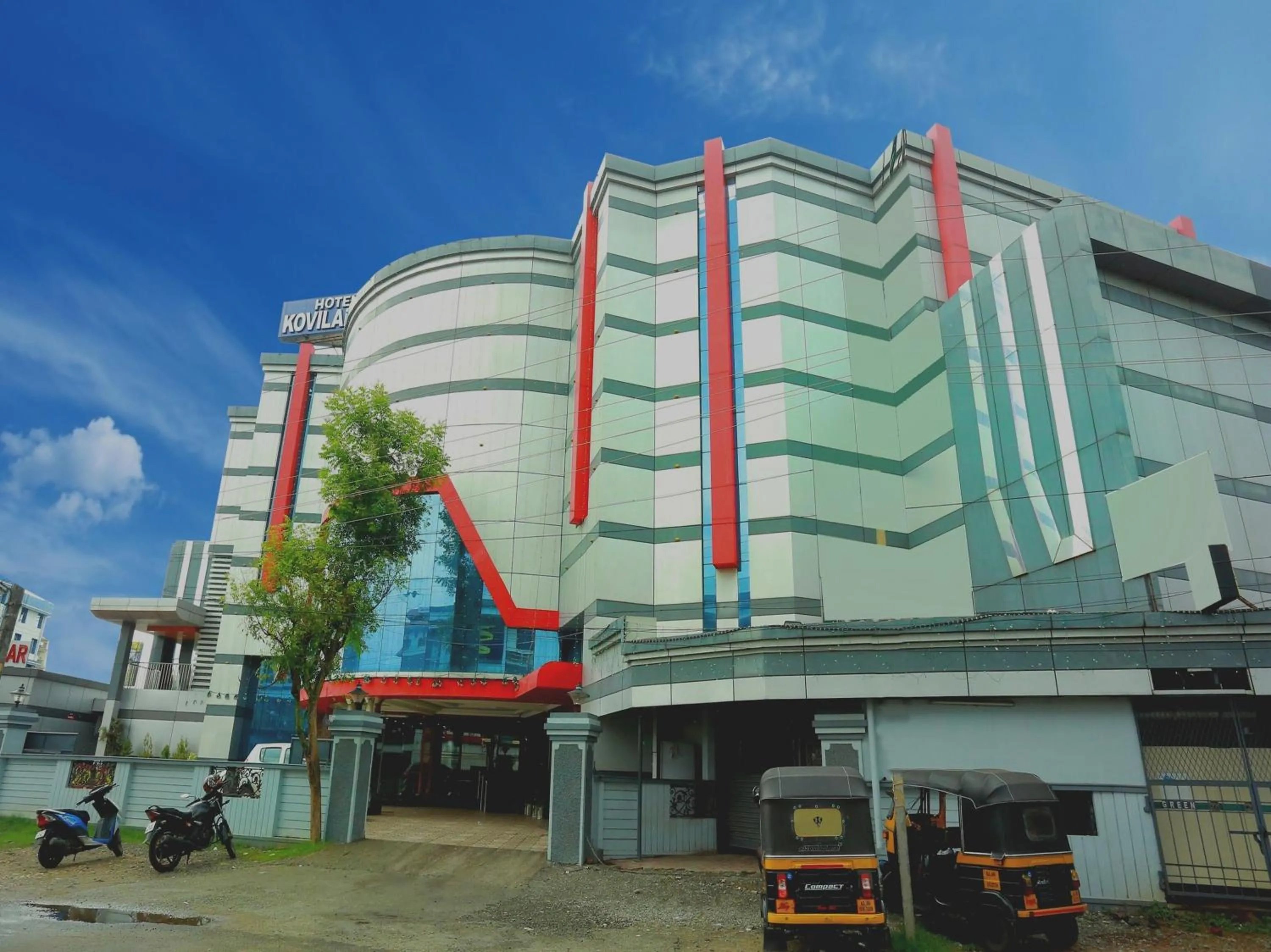 Facade/entrance in Super Capital O Kovilakam Residency