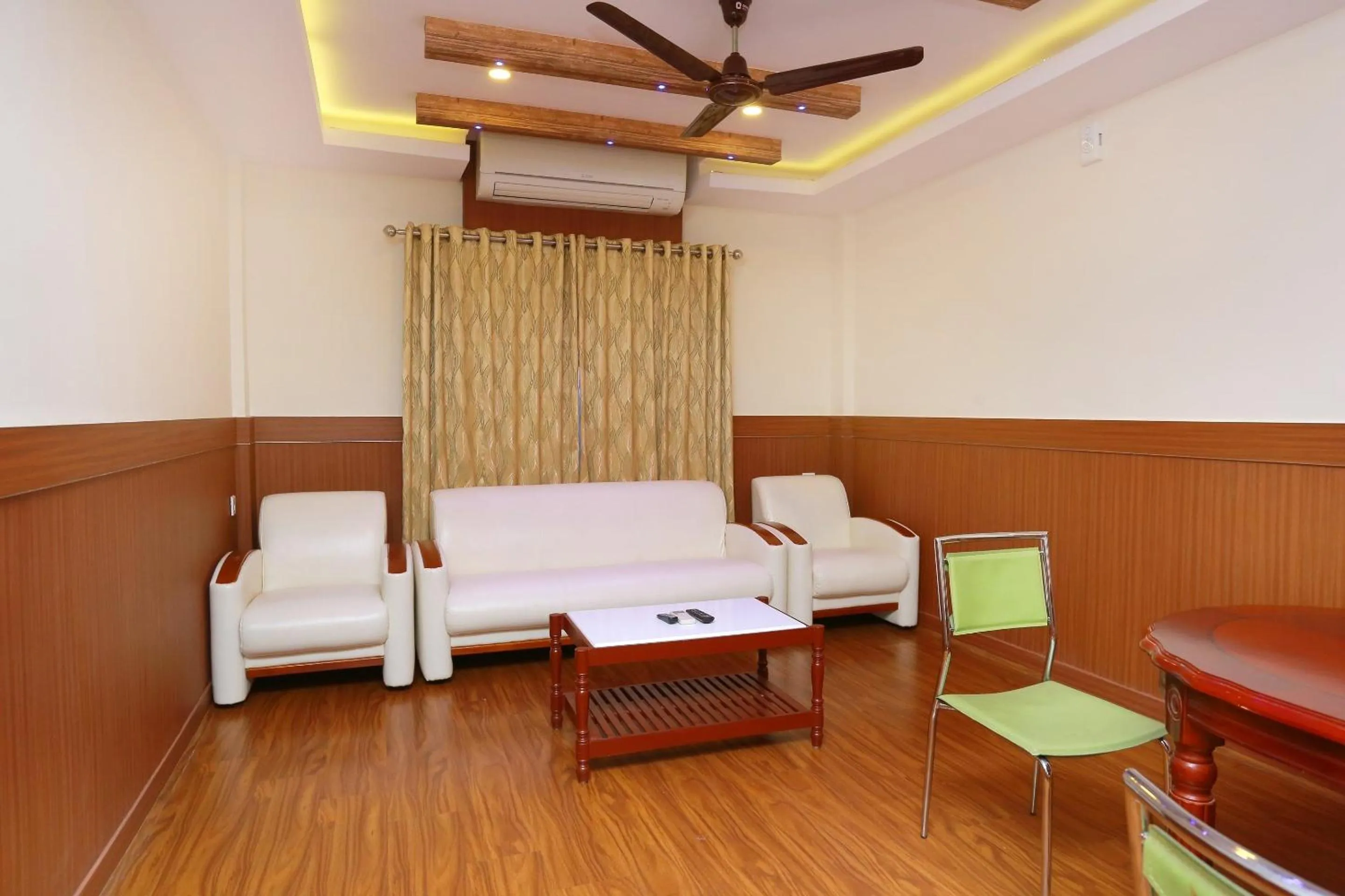Lobby or reception in Super Capital O Kovilakam Residency