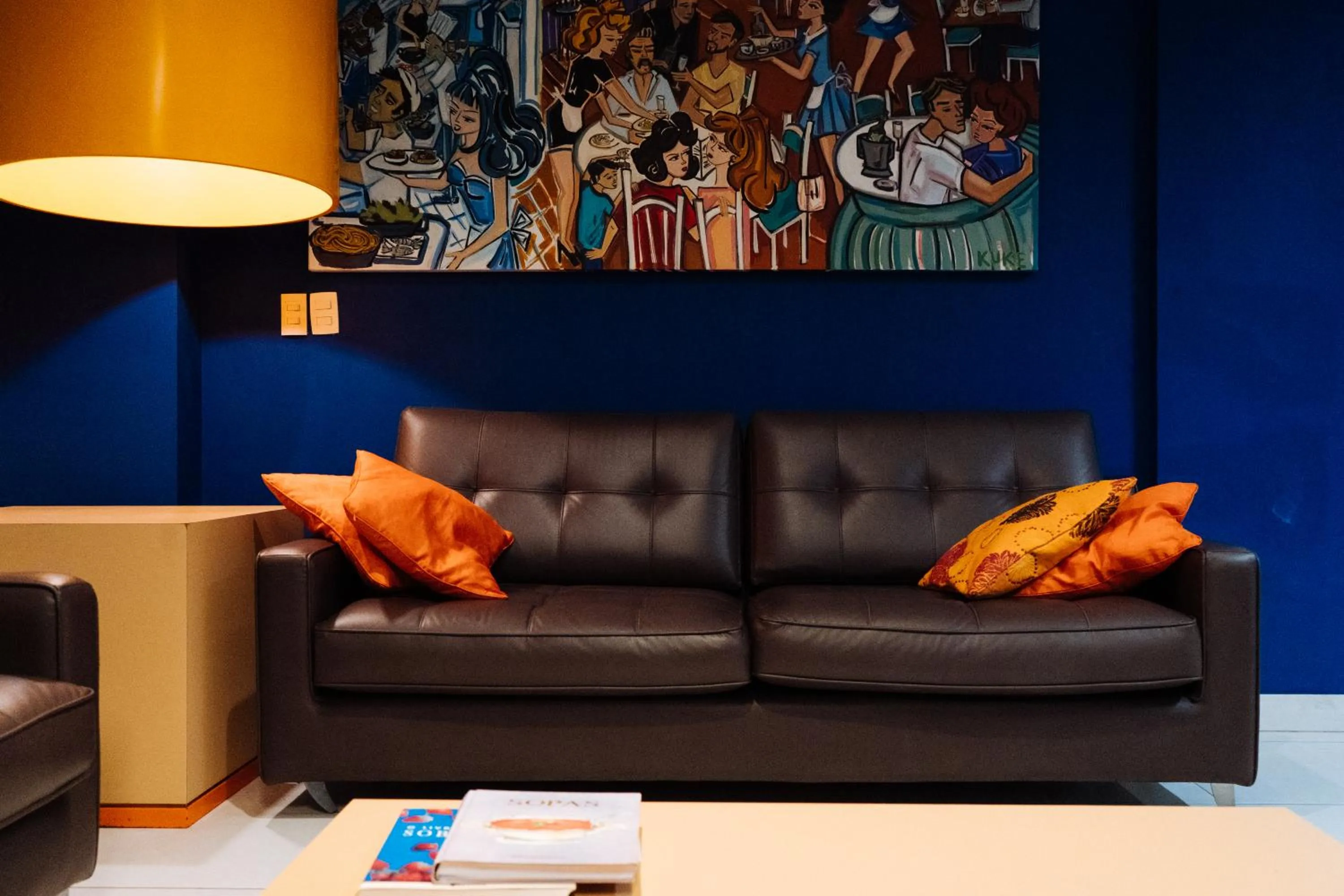 Restaurant/places to eat in Cris Hotel