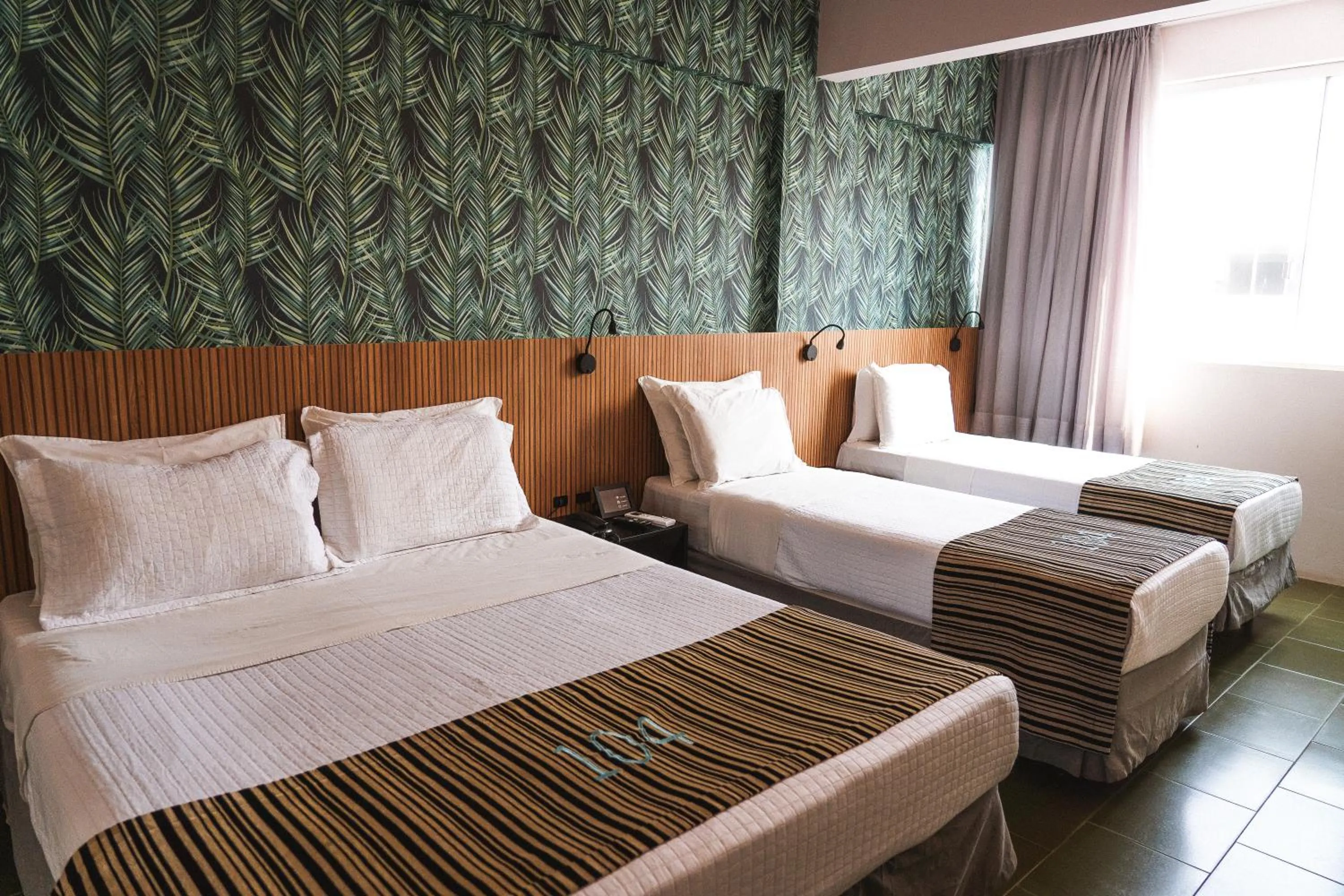 Photo of the whole room, Bed in Cris Hotel