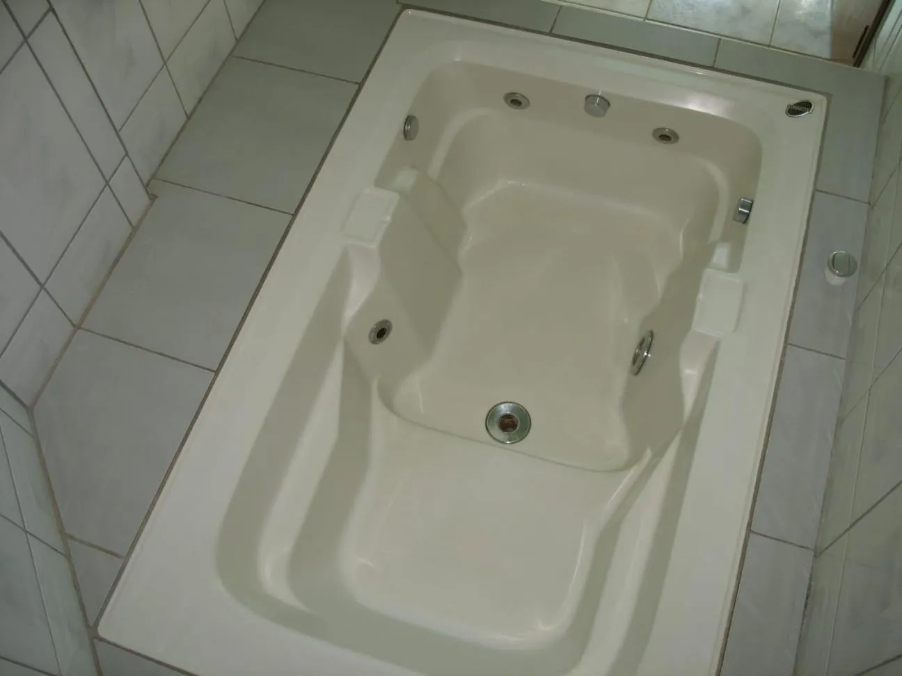 Hot Tub in Nobile Plaza Hotel