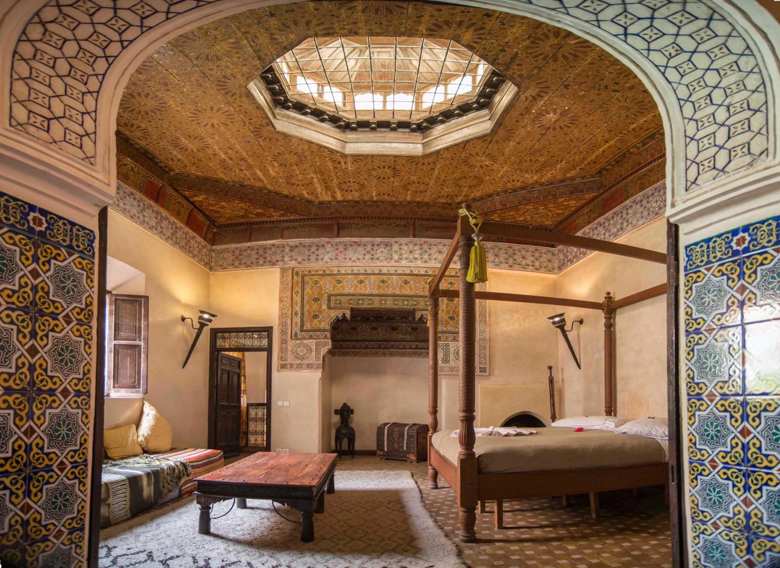 Decorative detail, Bed in Riad Bamileke