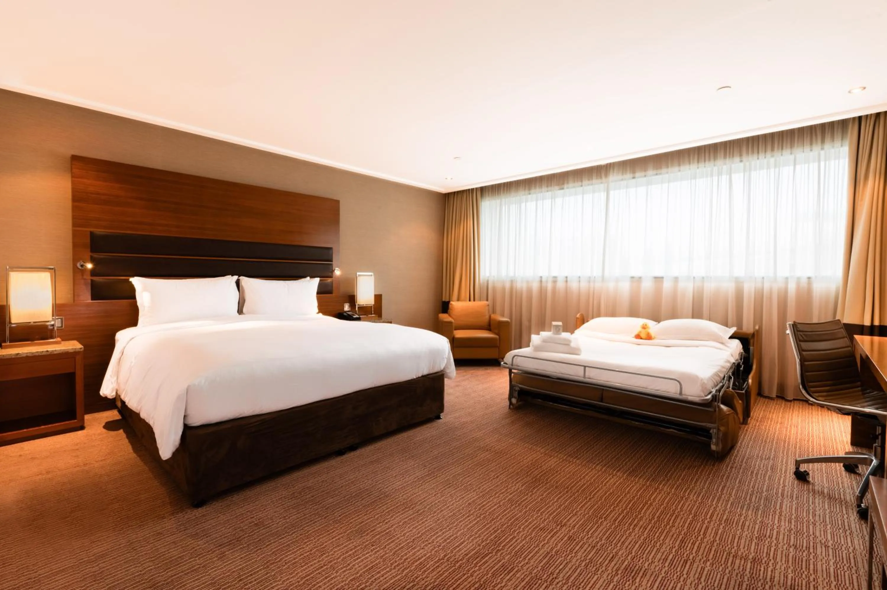 Bedroom, Bed in Sofitel London Heathrow