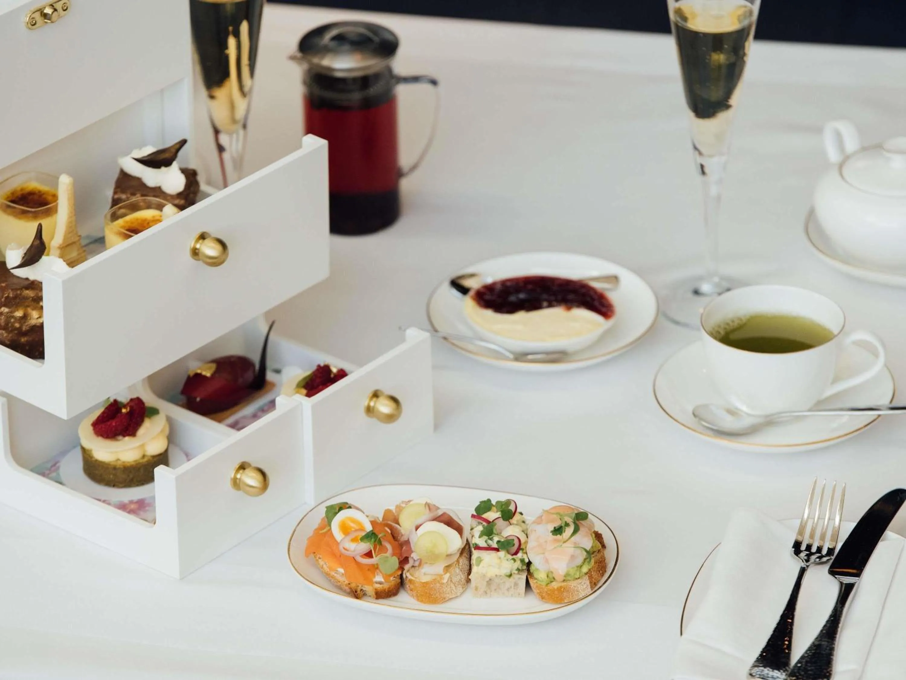 Restaurant/places to eat in Sofitel London Heathrow