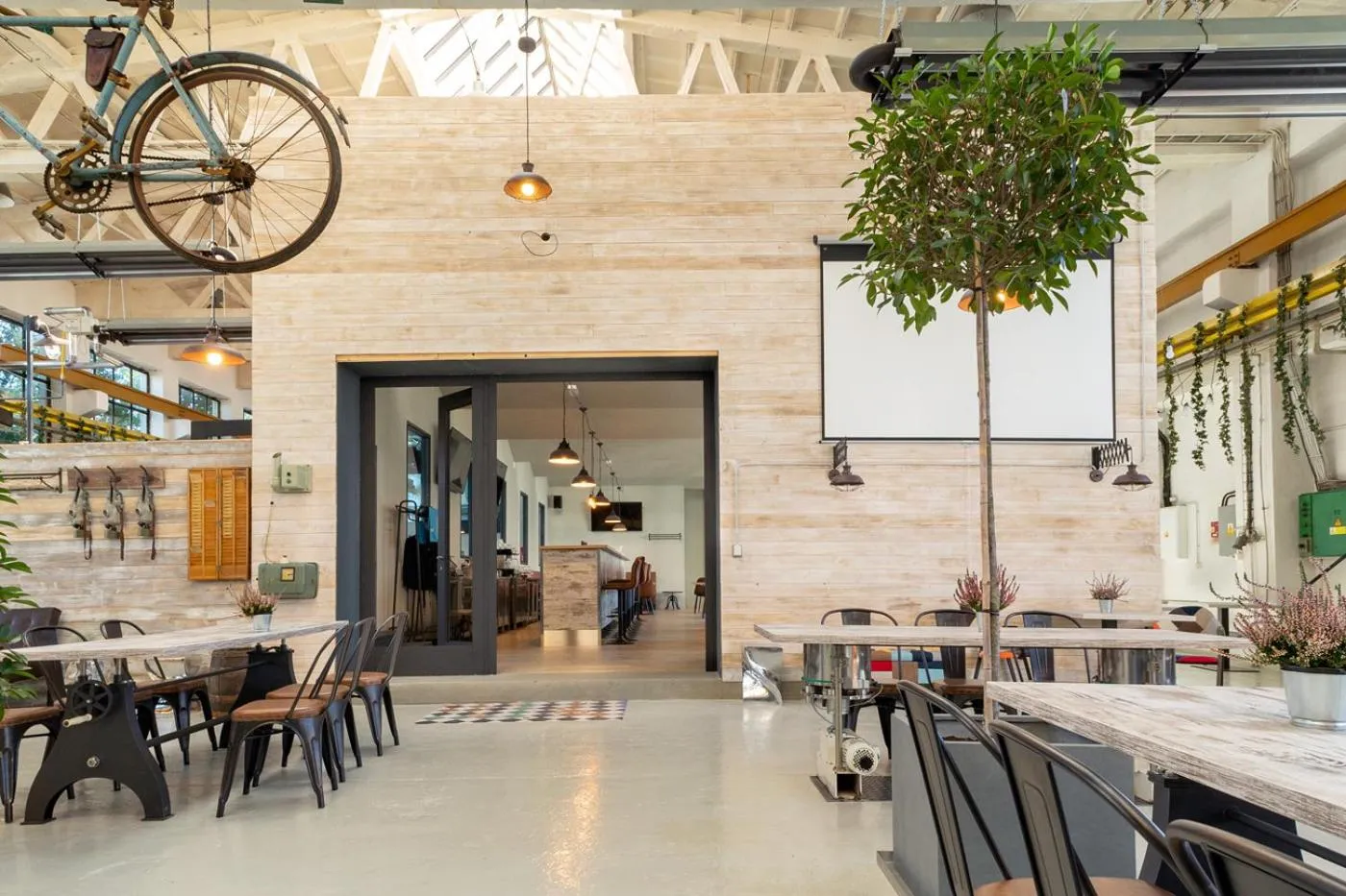 Restaurant/places to eat in Hotel Na Vývoji