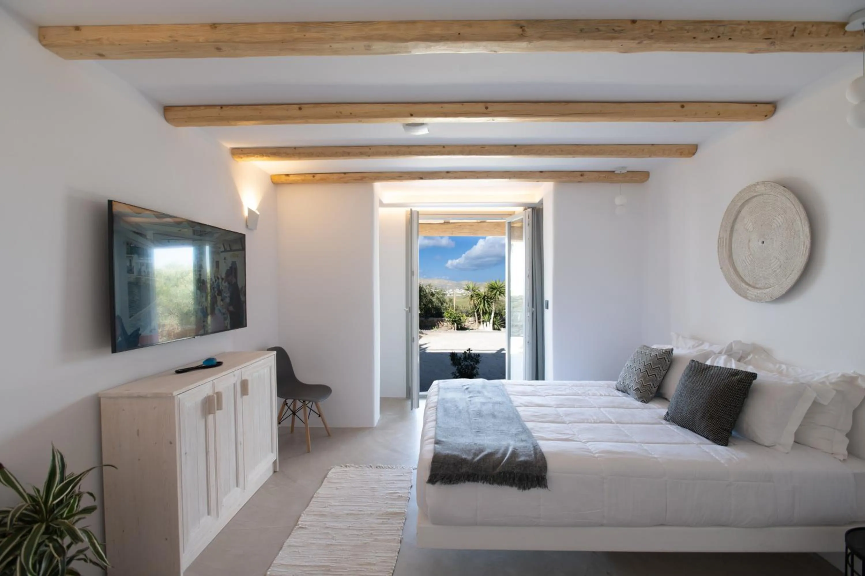 Bed in Mykonos Village