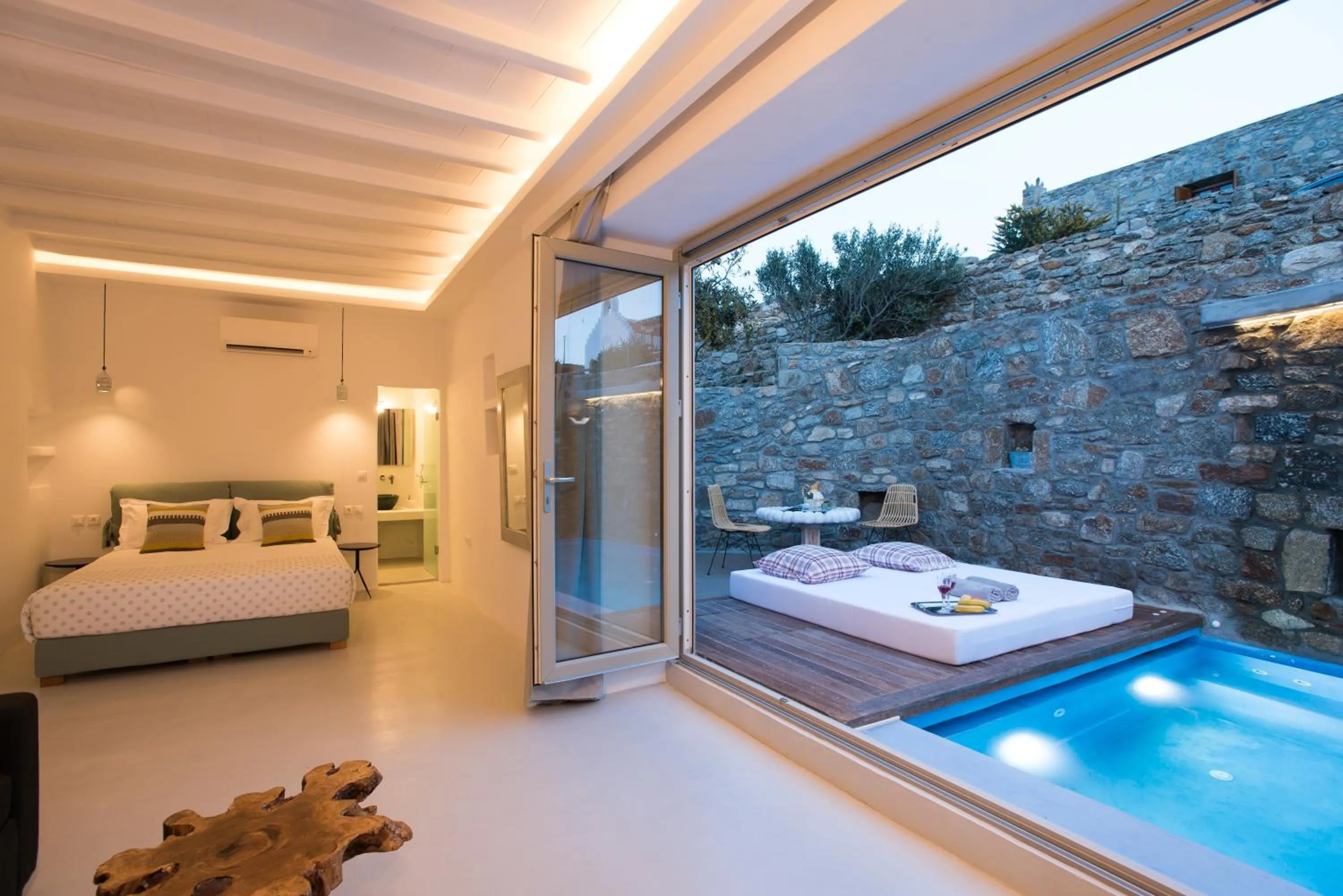Bed in Mykonos Village