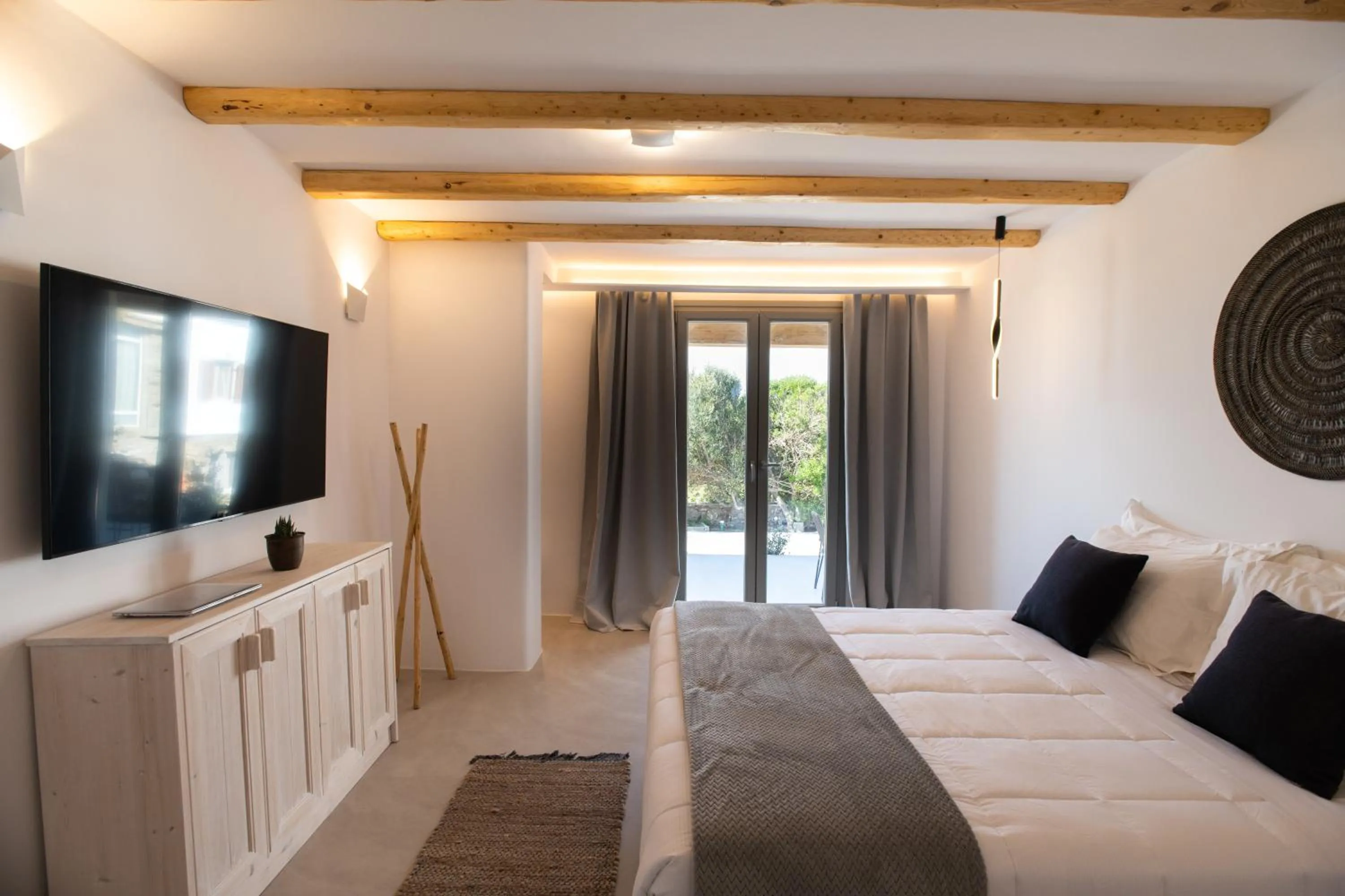 Bed in Mykonos Village