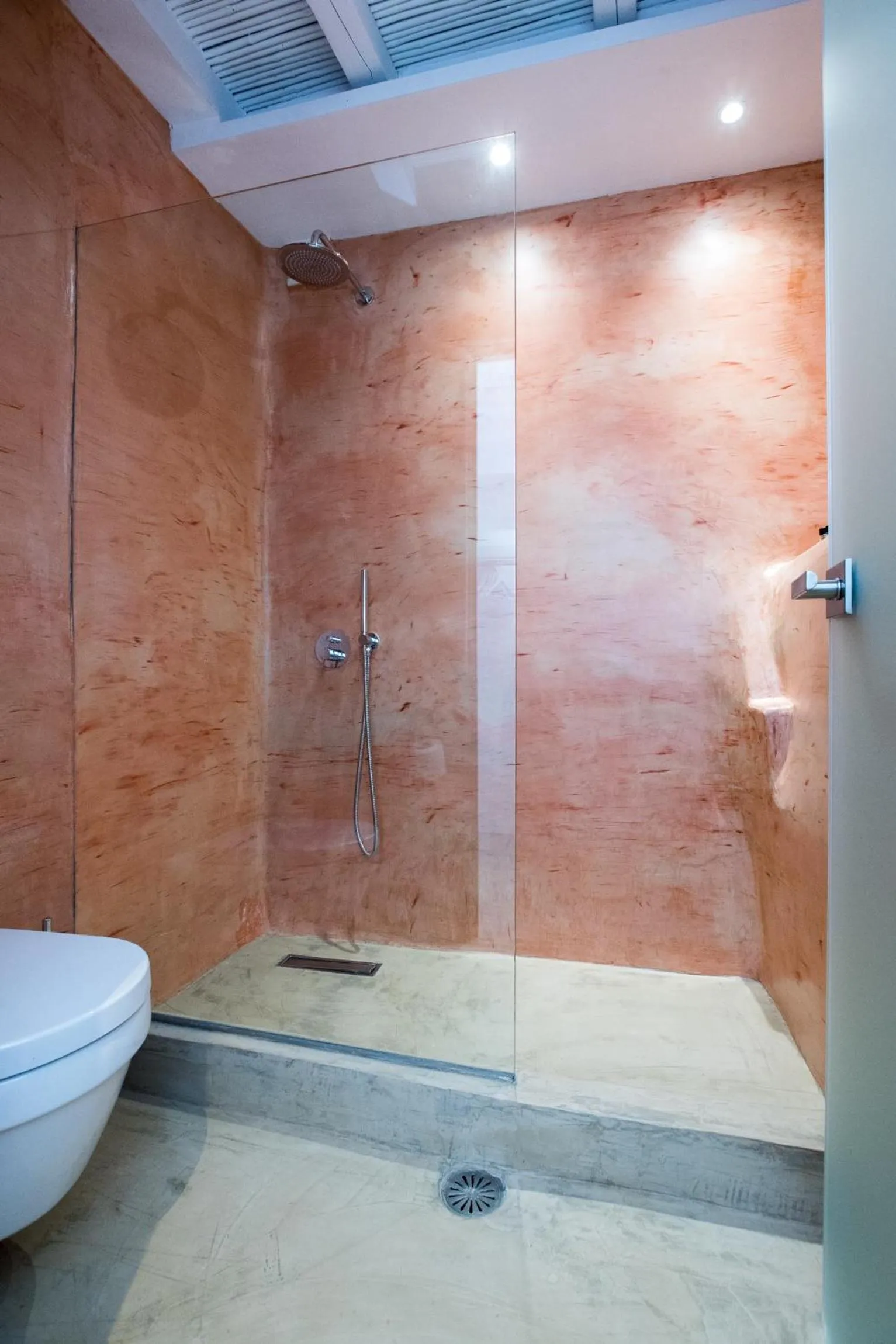 Shower in Mykonos Village