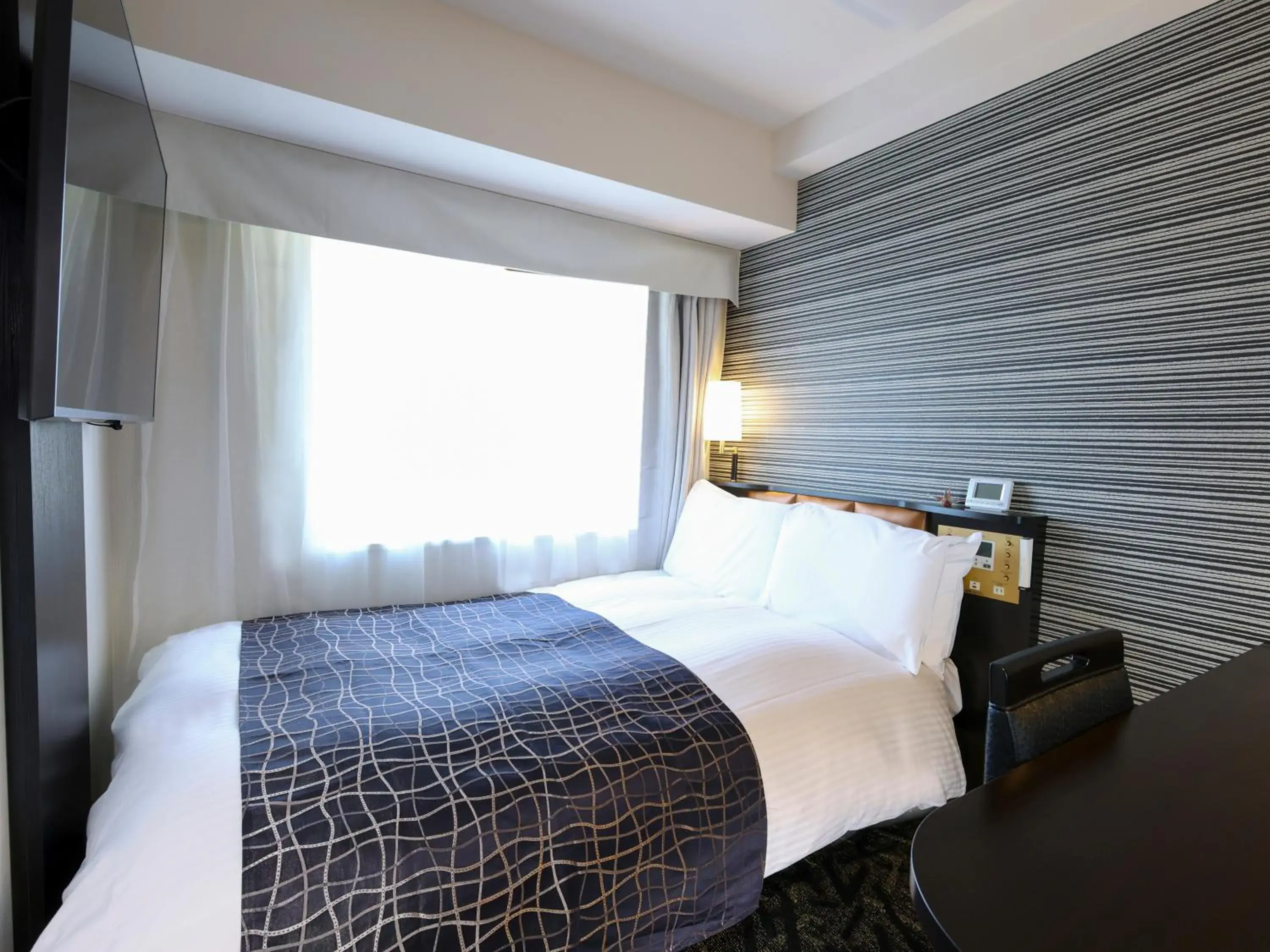 Small Double Room - Smoking in APA Hotel Keisei Narita Ekimae Small Double Room - Smoking in APA Hotel Keisei Narita Ekimae