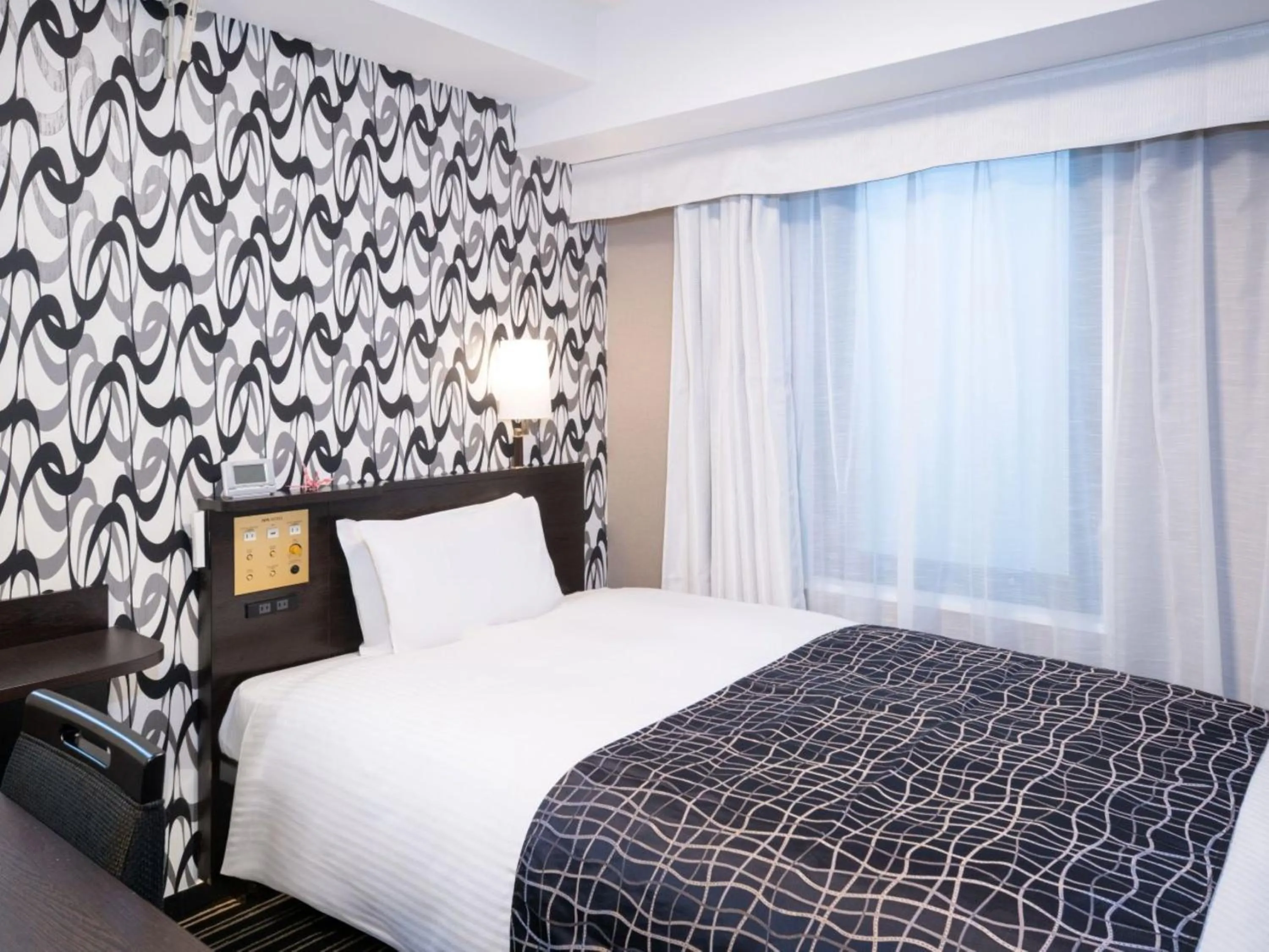 Photo of the whole room, Bed in APA Hotel Tokyo Kudanshita