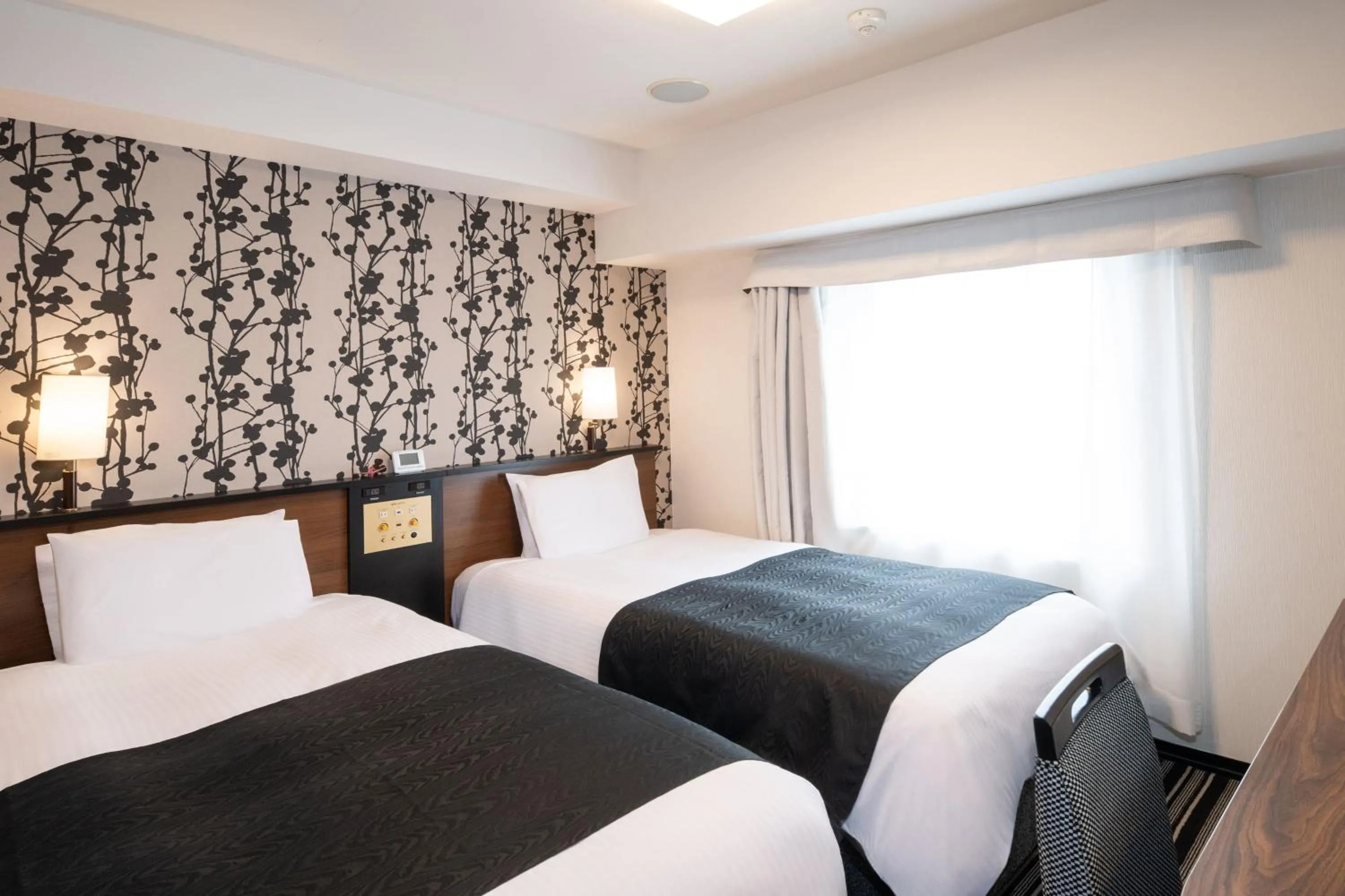 Photo of the whole room, Bed in APA Hotel & Resort Tokyo Bay Shiomi