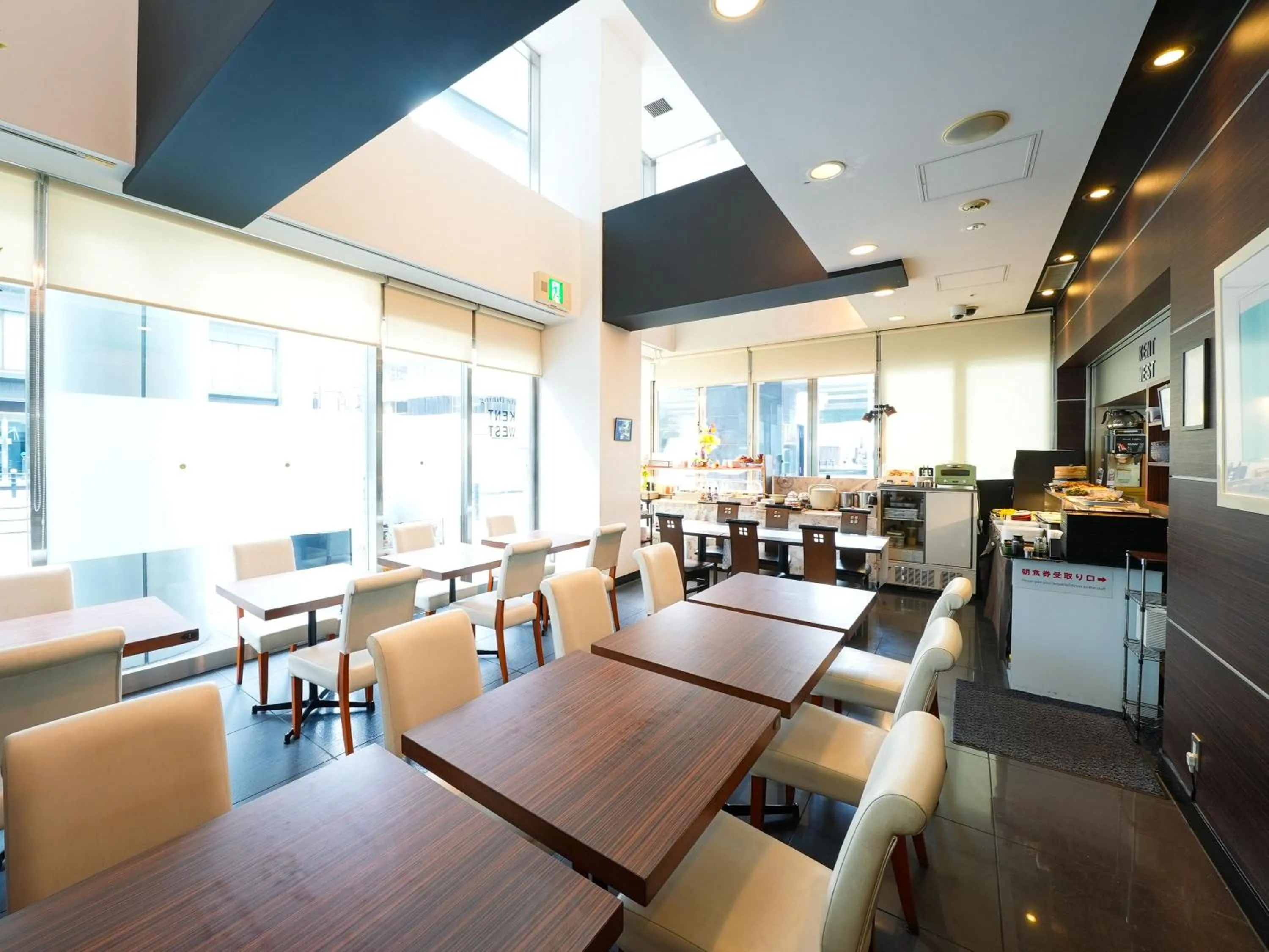 Restaurant/places to eat in APA Hotel Midosuji Hommachi Ekimae