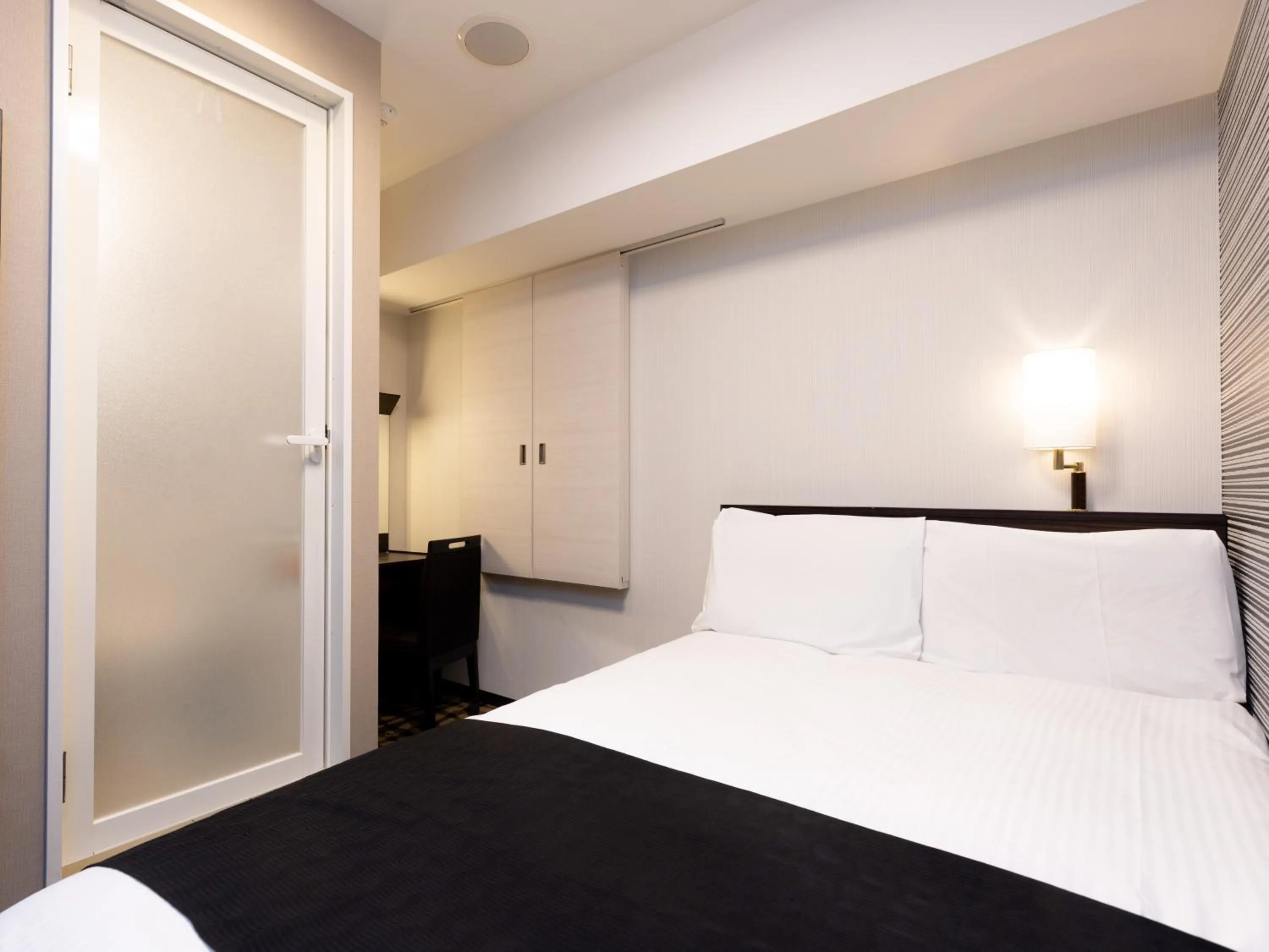 Photo of the whole room, Bed in APA Hotel Asakusa Kuramae