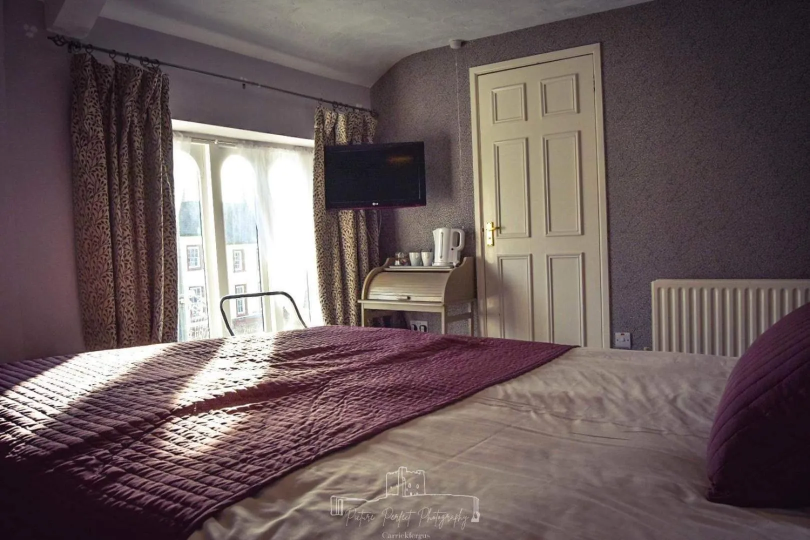 Bedroom in Dobbins Inn