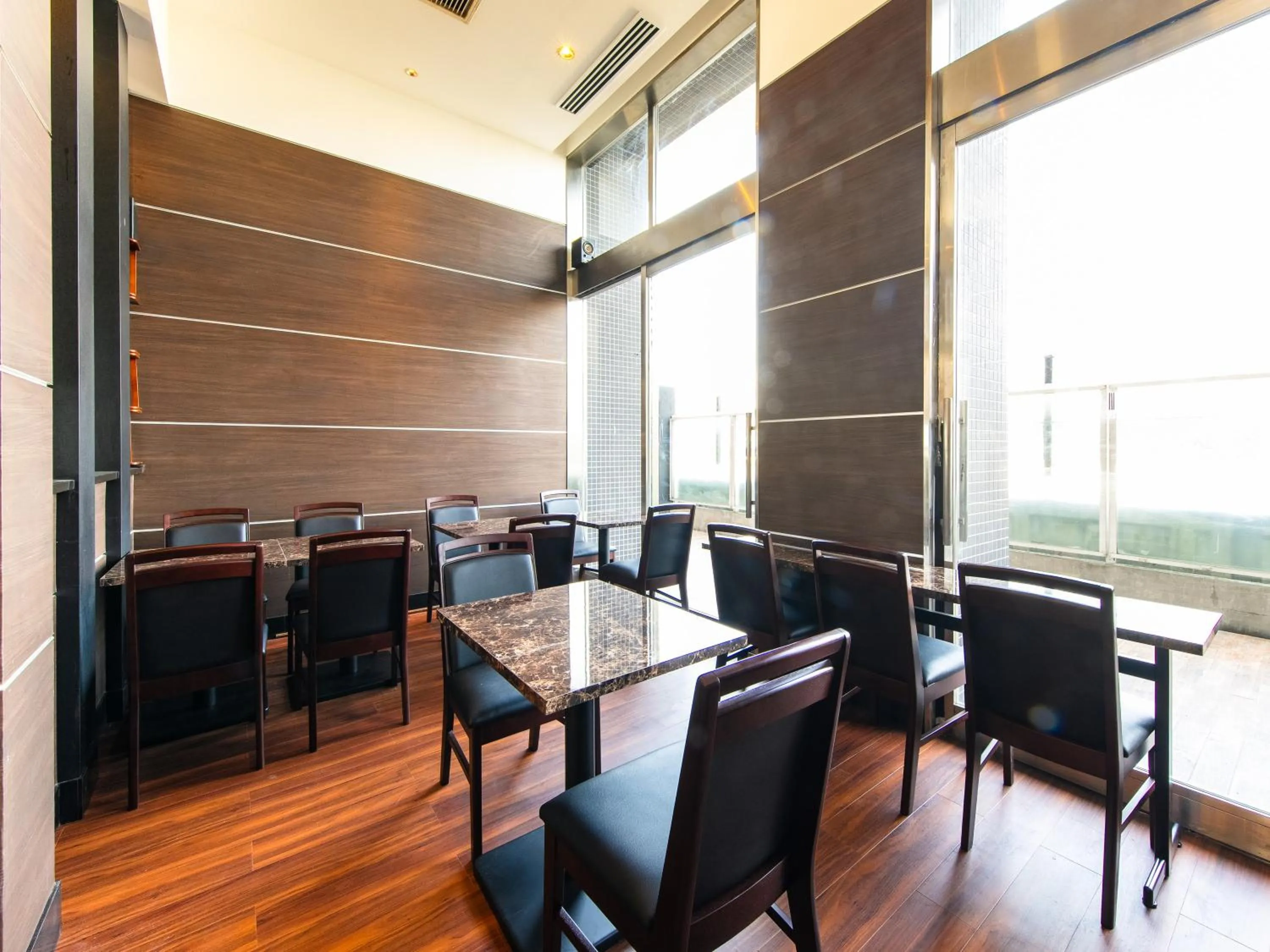 Restaurant/places to eat in APA Hotel Tennoji Ekimae