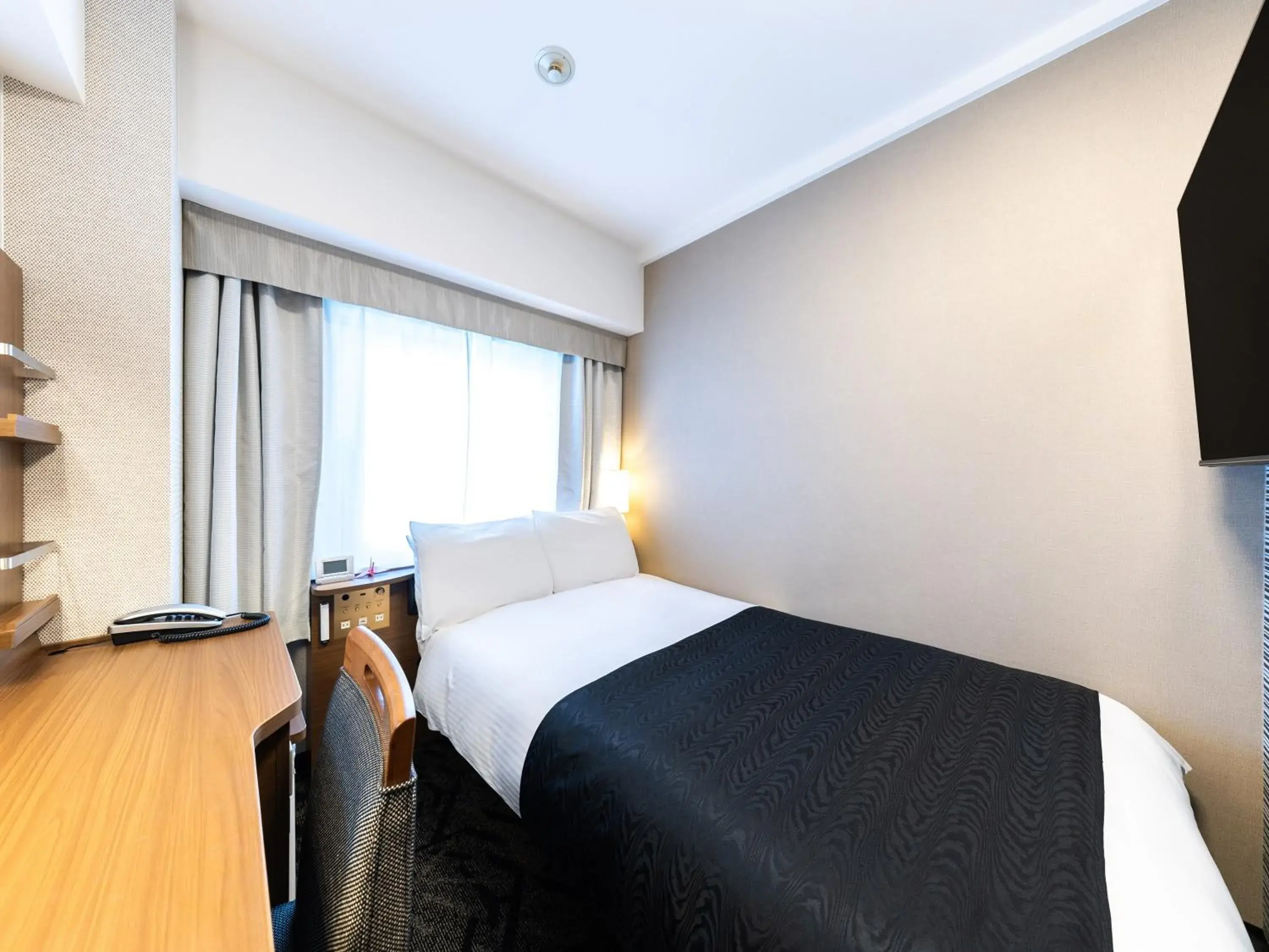 Double Room with Small Double Bed - Non-Smoking in APA Hotel Tennoji Ekimae Double Room with Small Double Bed - Non-Smoking in APA Hotel Tennoji Ekimae