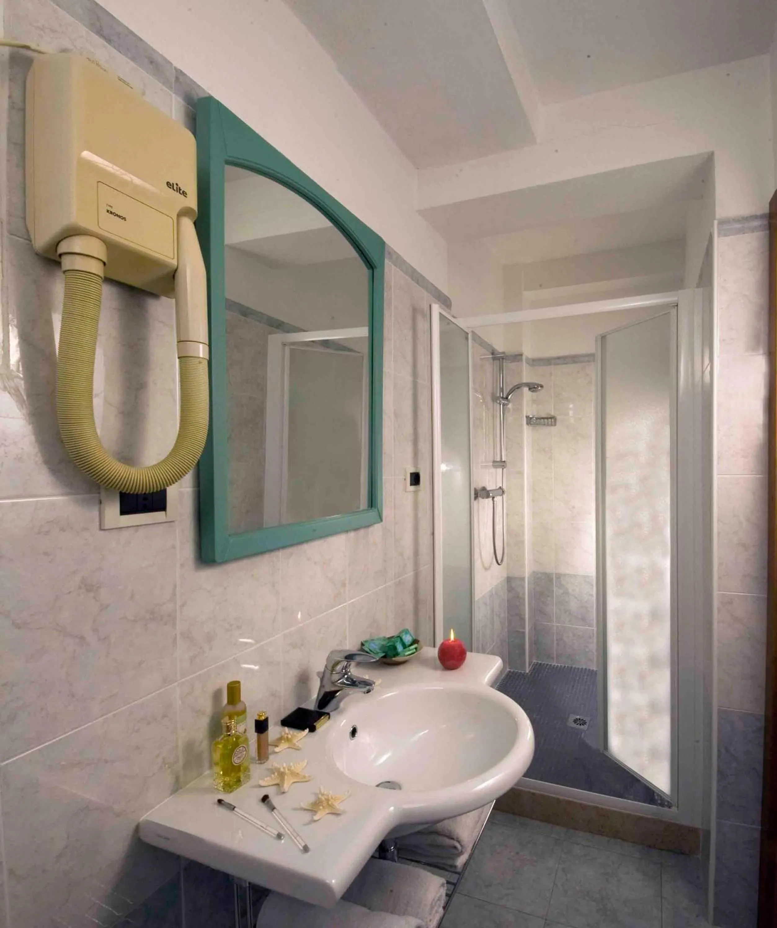 Shower in Hotel Alsen