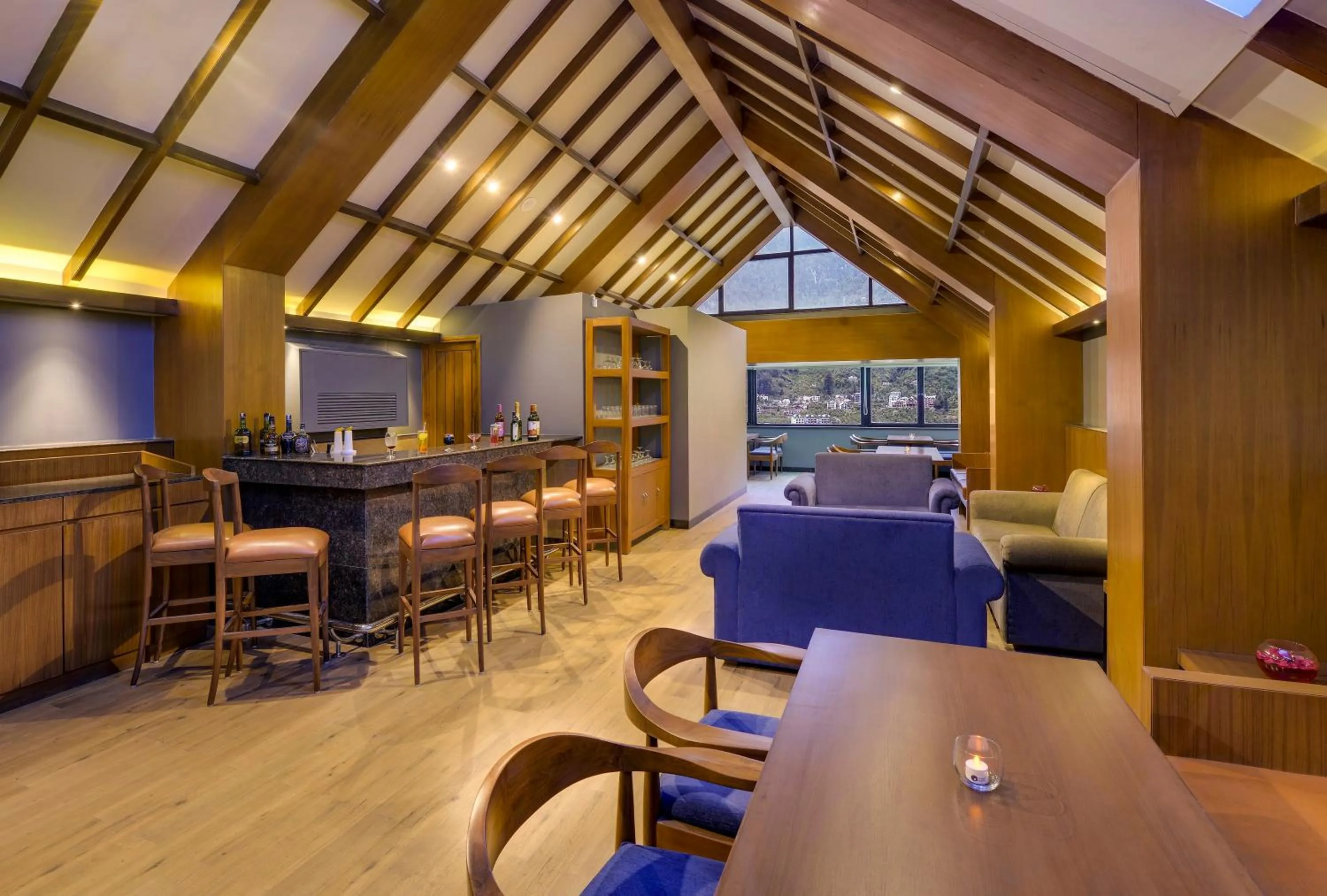 Lounge or bar in Sterling Manali