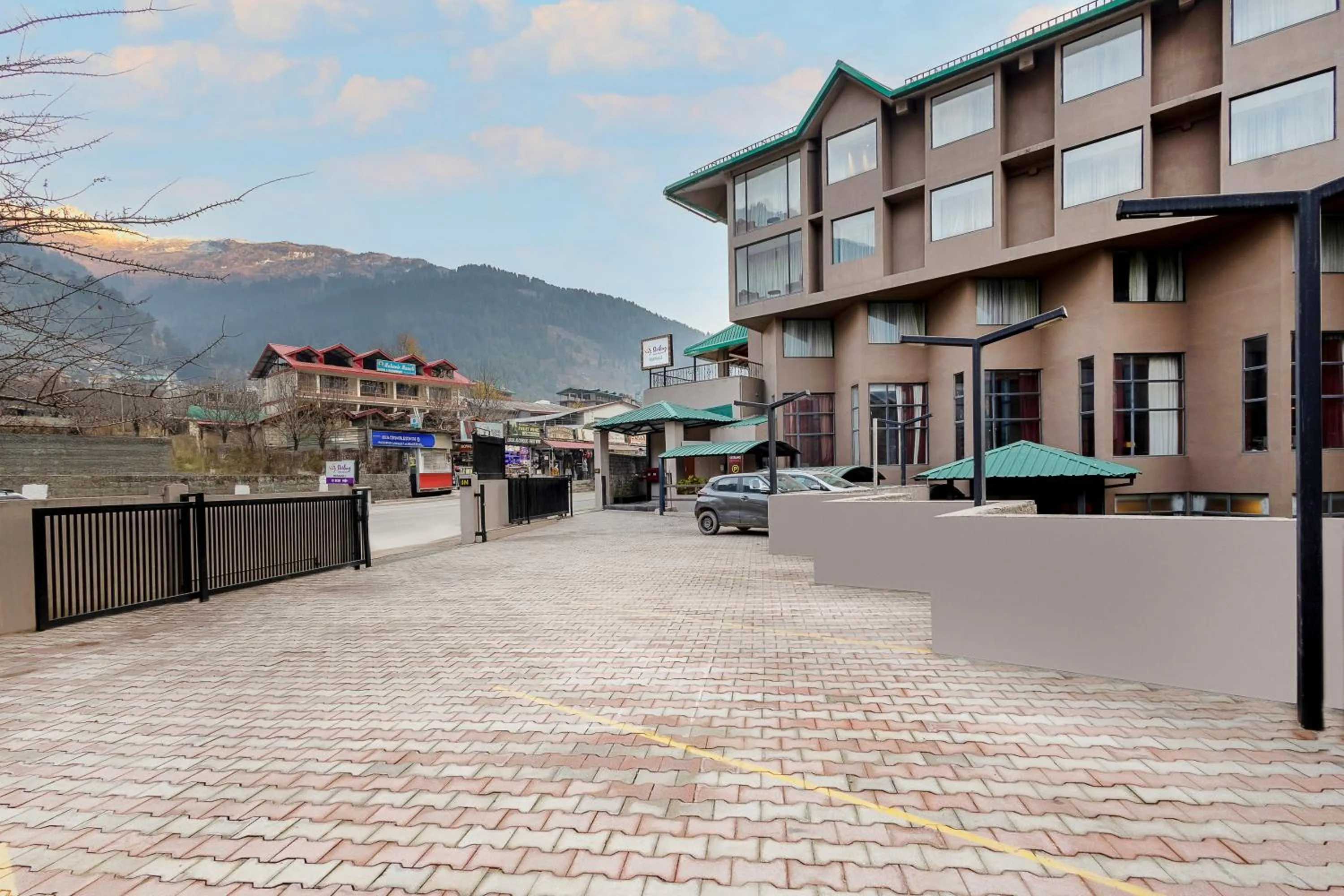 Parking in Sterling Manali