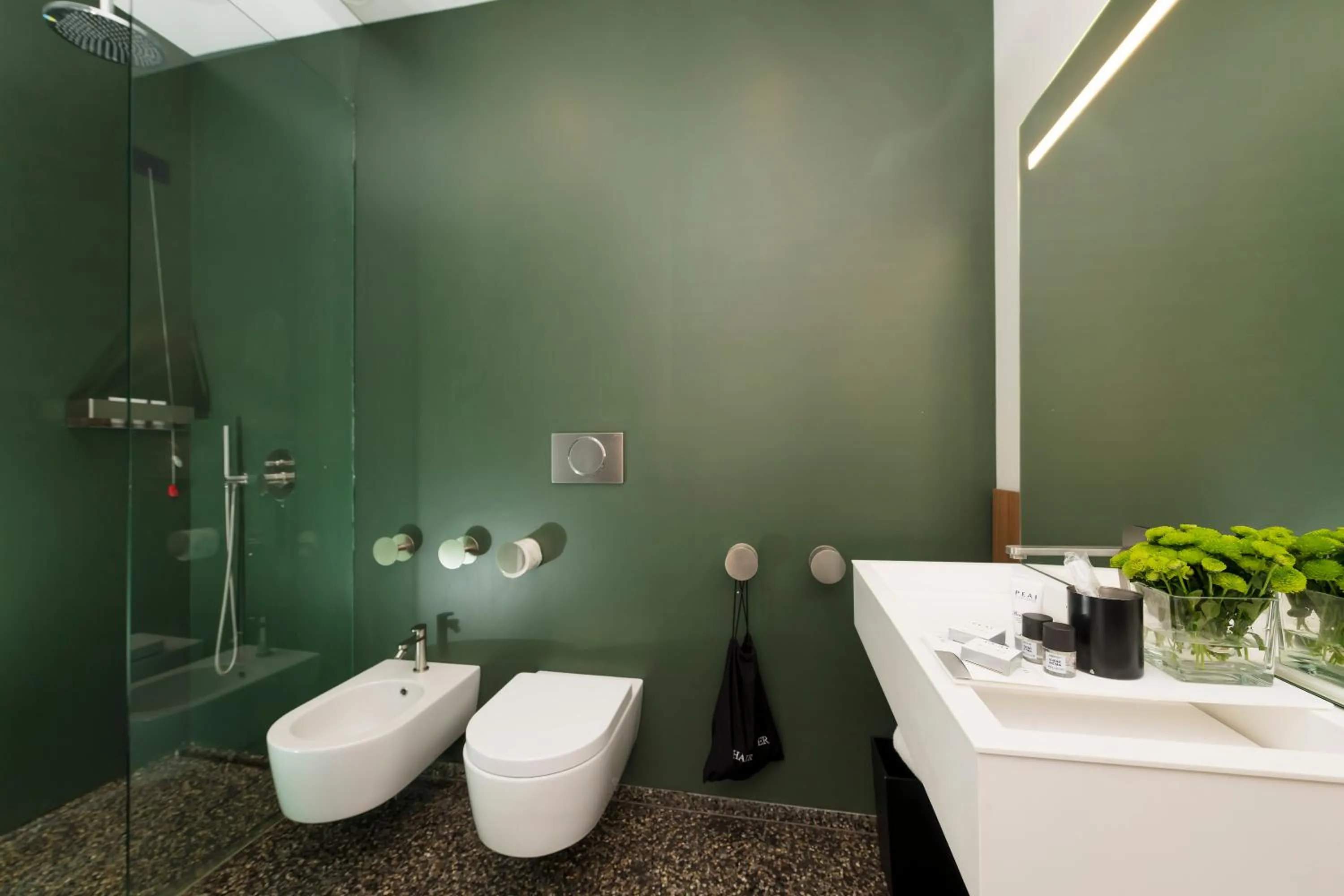 Shower in Hotel Royal Bissolati