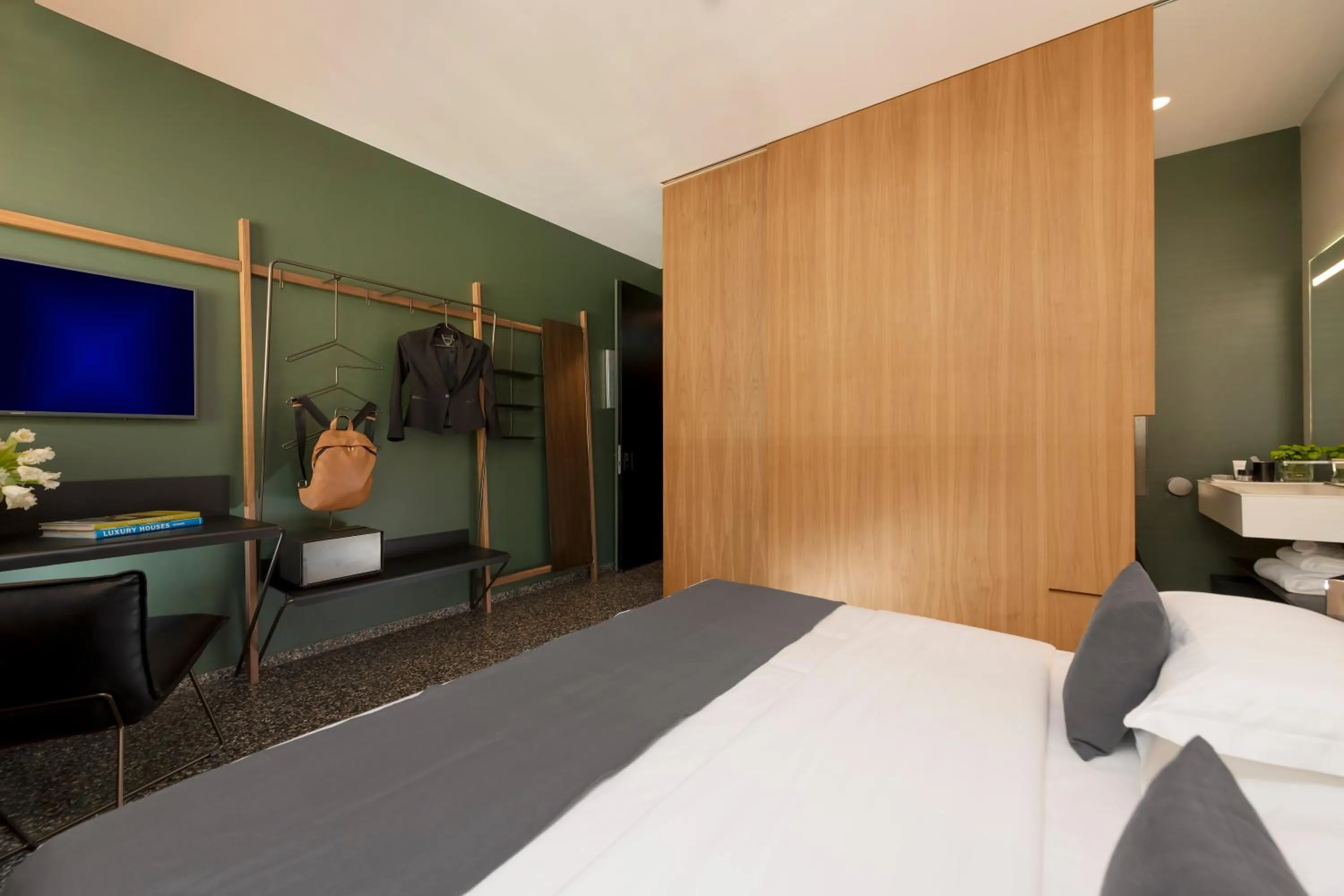 Photo of the whole room, Bed in Hotel Royal Bissolati