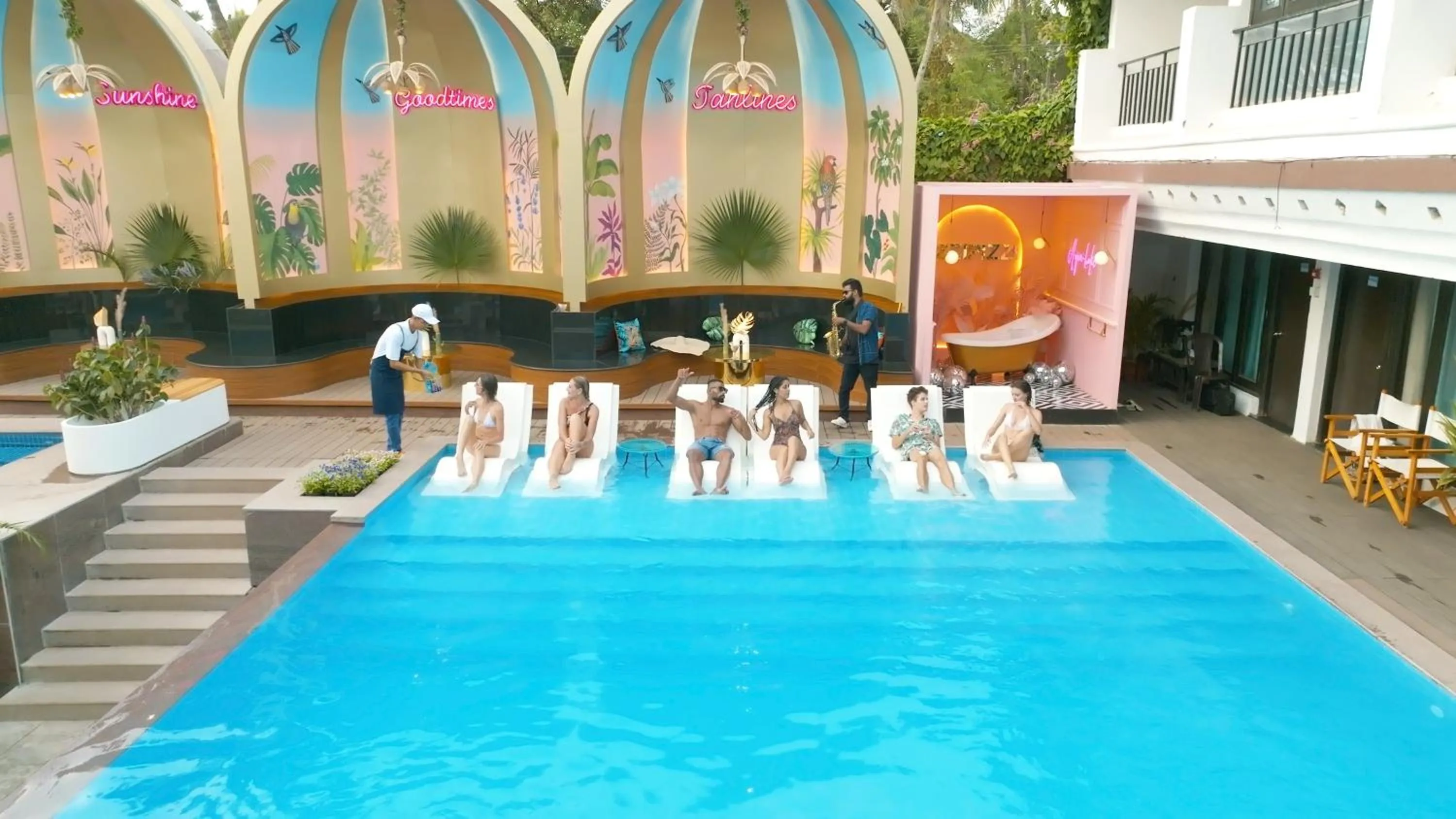 Swimming pool in Estrela Do Mar Beach Resort - A Beach Property