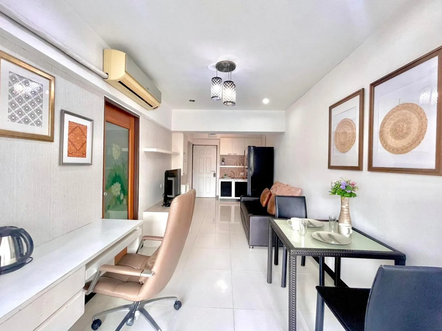 Living room in Baan Sabai Rama IV Apartment