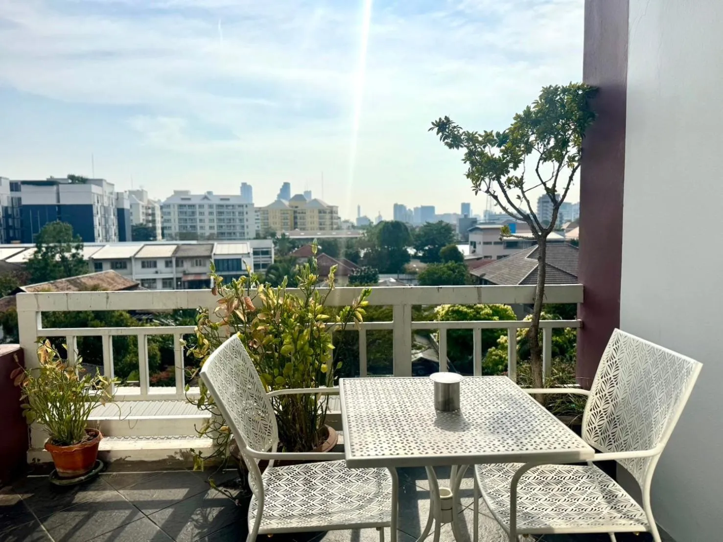 Balcony/Terrace in Baan Sabai Rama IV Apartment