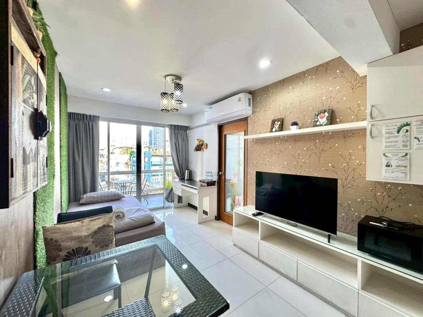 Living room in Baan Sabai Rama IV Apartment