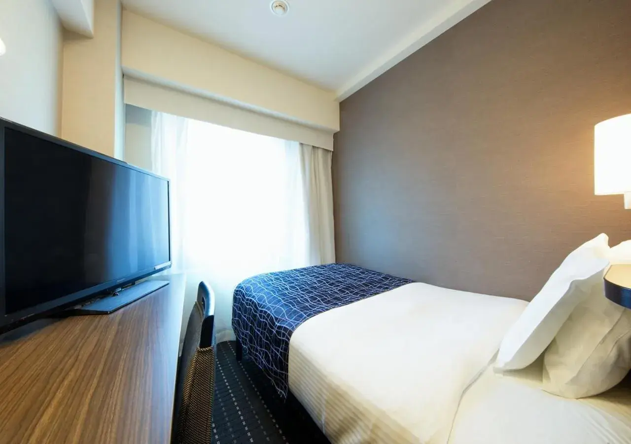 Double Room with Small Double Bed - single occupancy - Non-Smoking in APA Hotel Sakai Ekimae Double Room with Small Double Bed - single occupancy - Non-Smoking in APA Hotel Sakai Ekimae