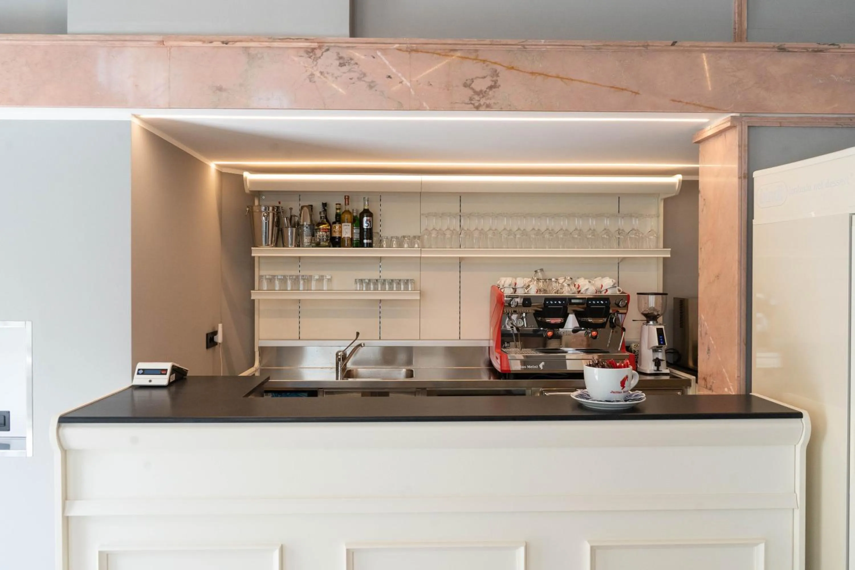 Restaurant/places to eat in Hotel Graziella