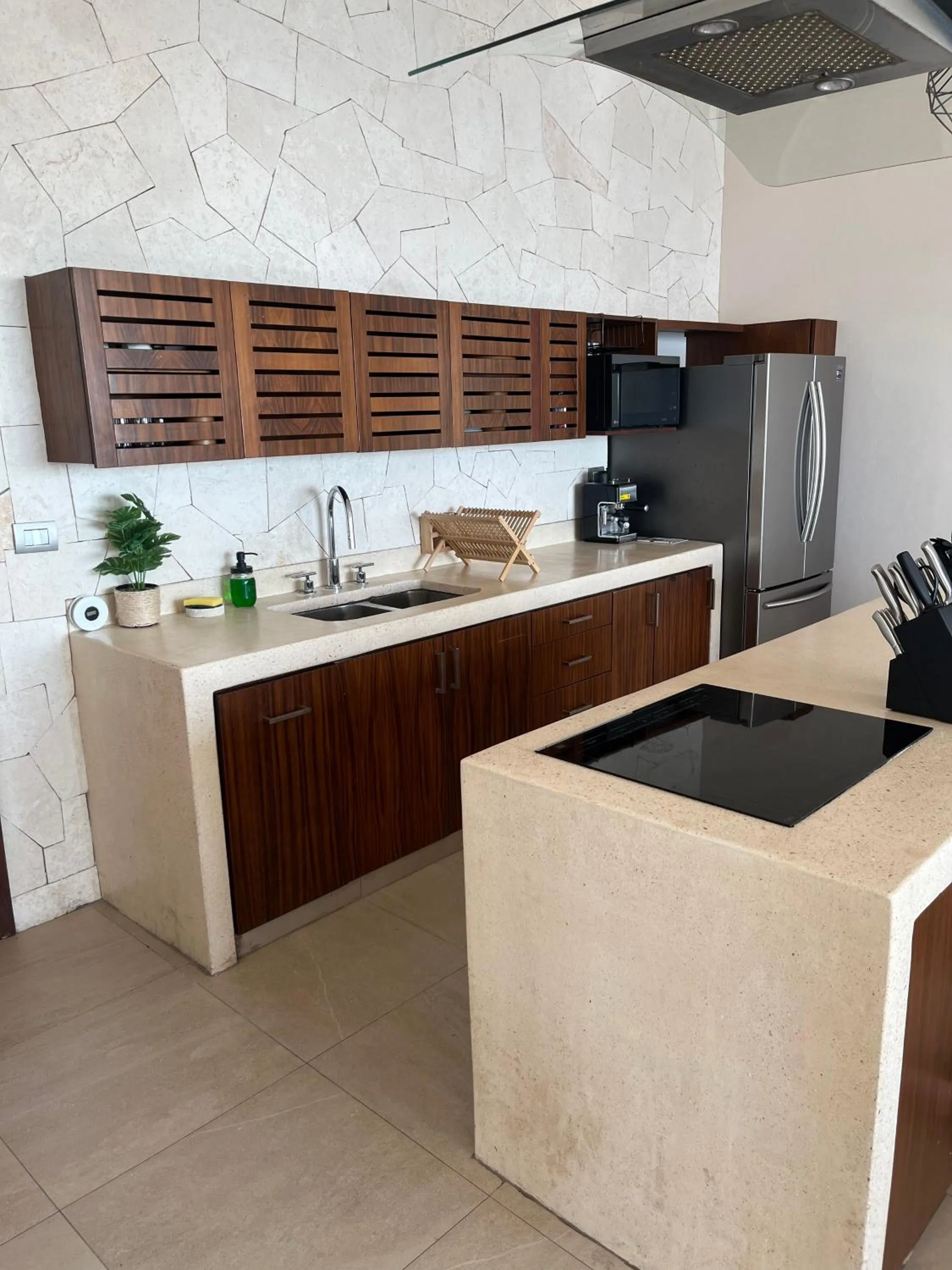 Kitchen or kitchenette in Paamul Hotel