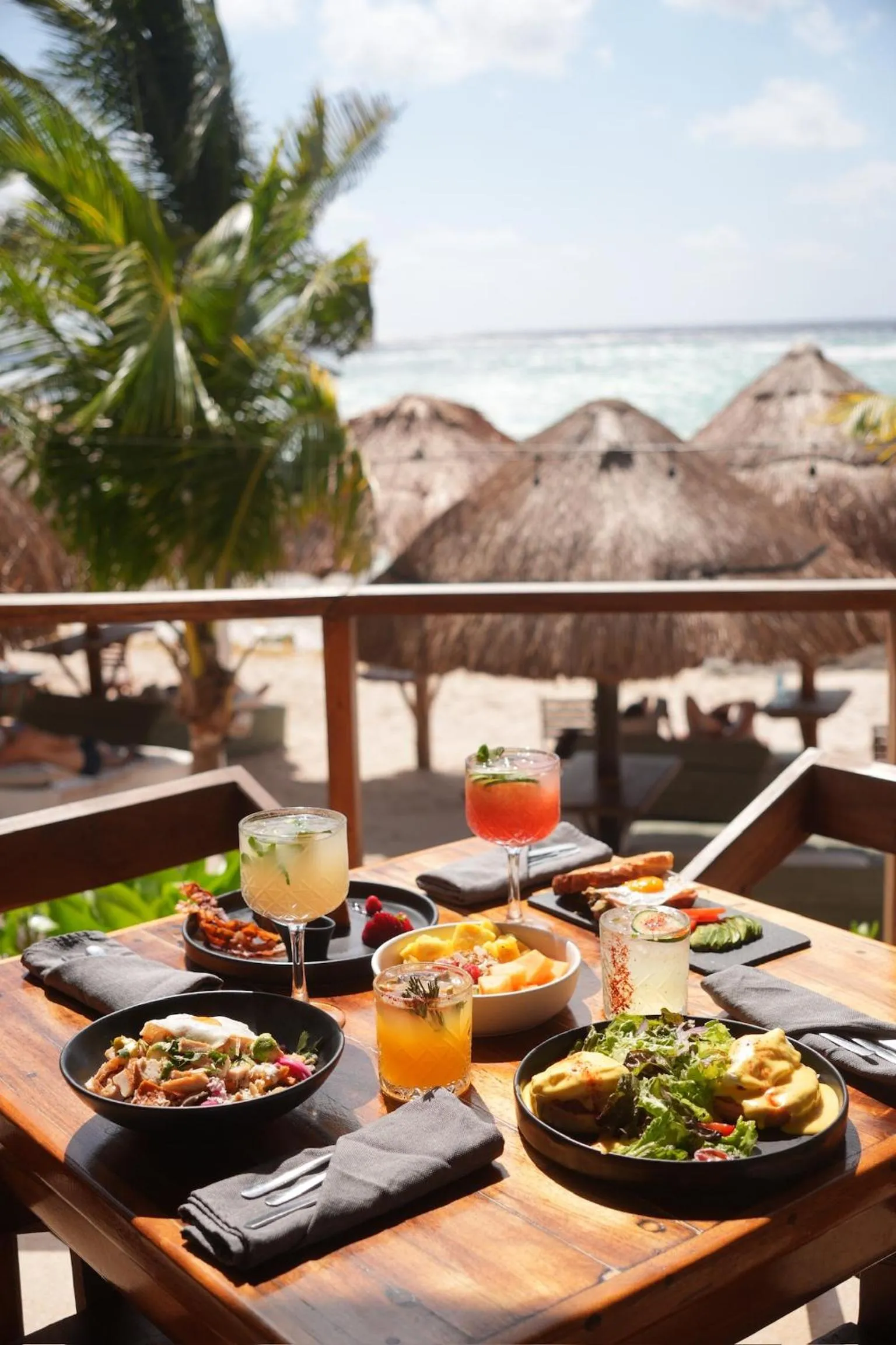 Restaurant/places to eat in Paamul Hotel