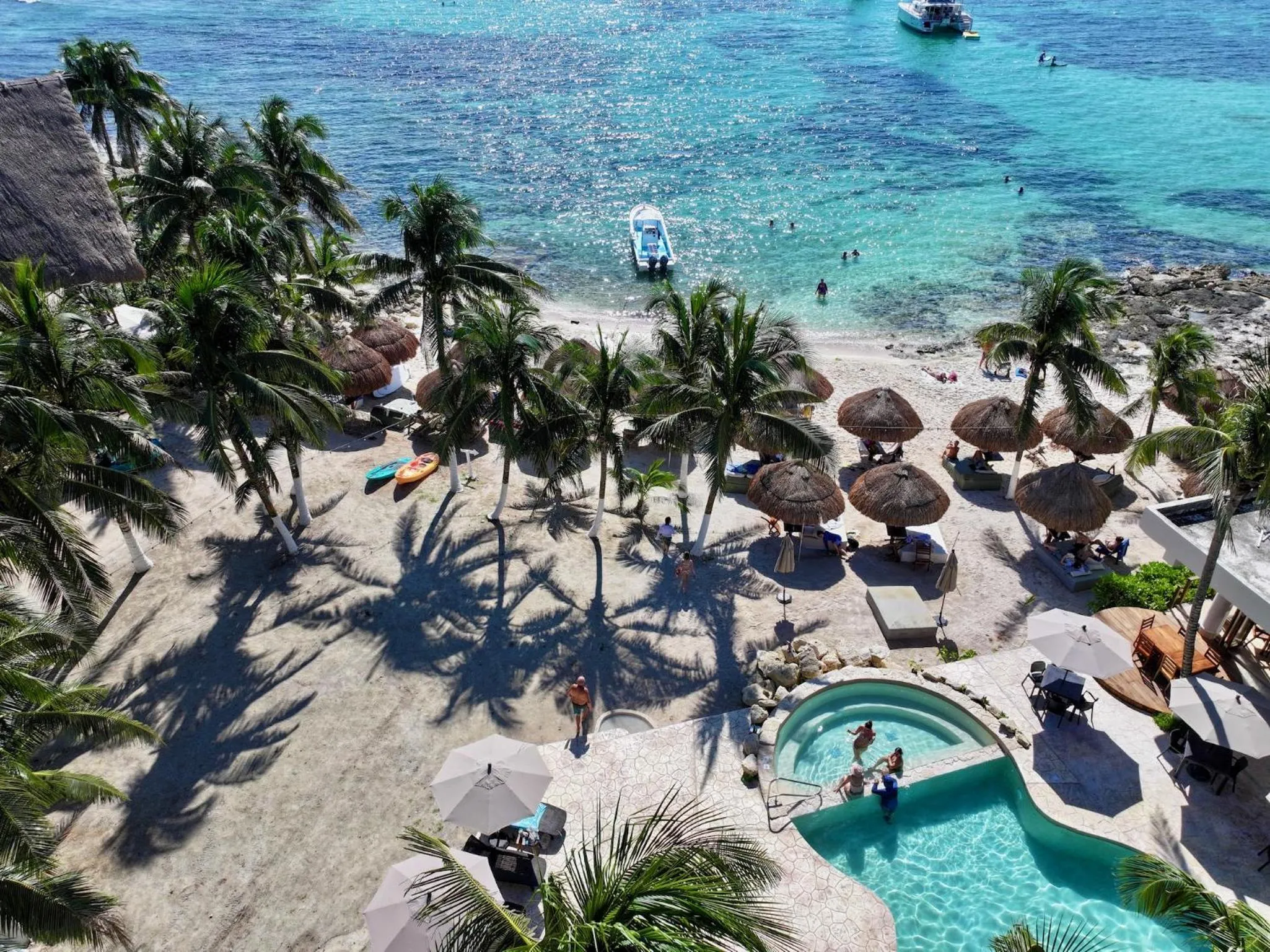 Swimming pool in Paamul Hotel