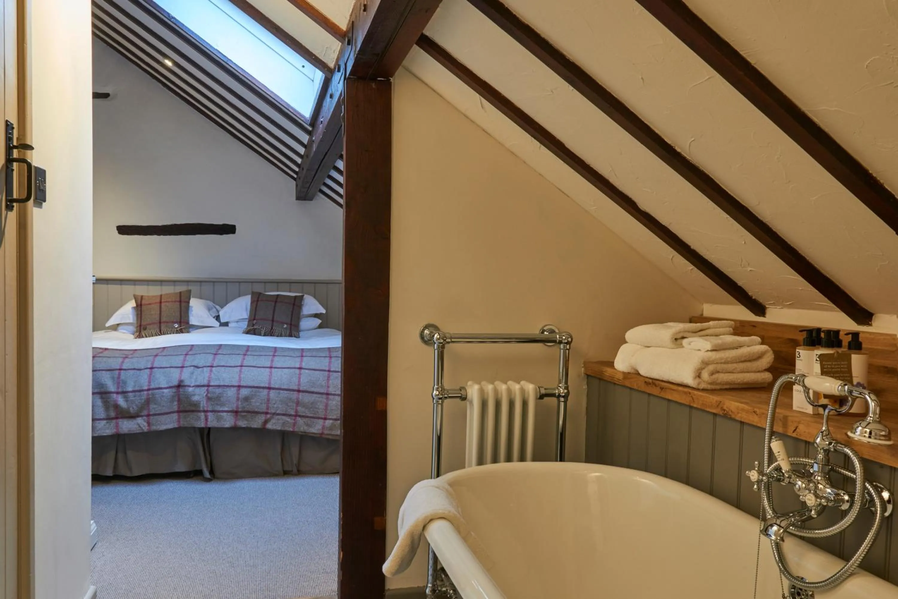 Photo of the whole room, Bed in Tudor Farmhouse Hotel