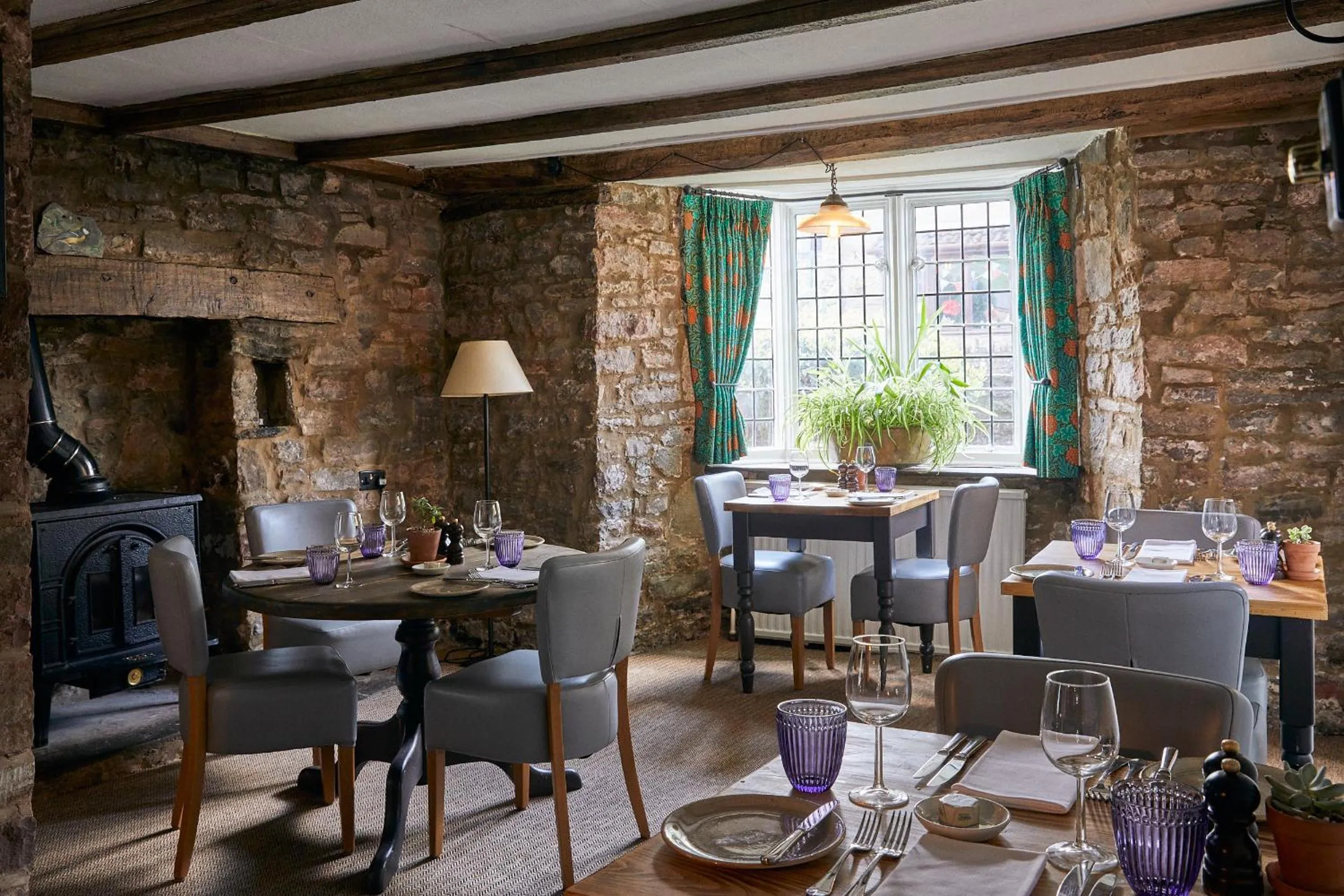 Restaurant/places to eat in Tudor Farmhouse Hotel