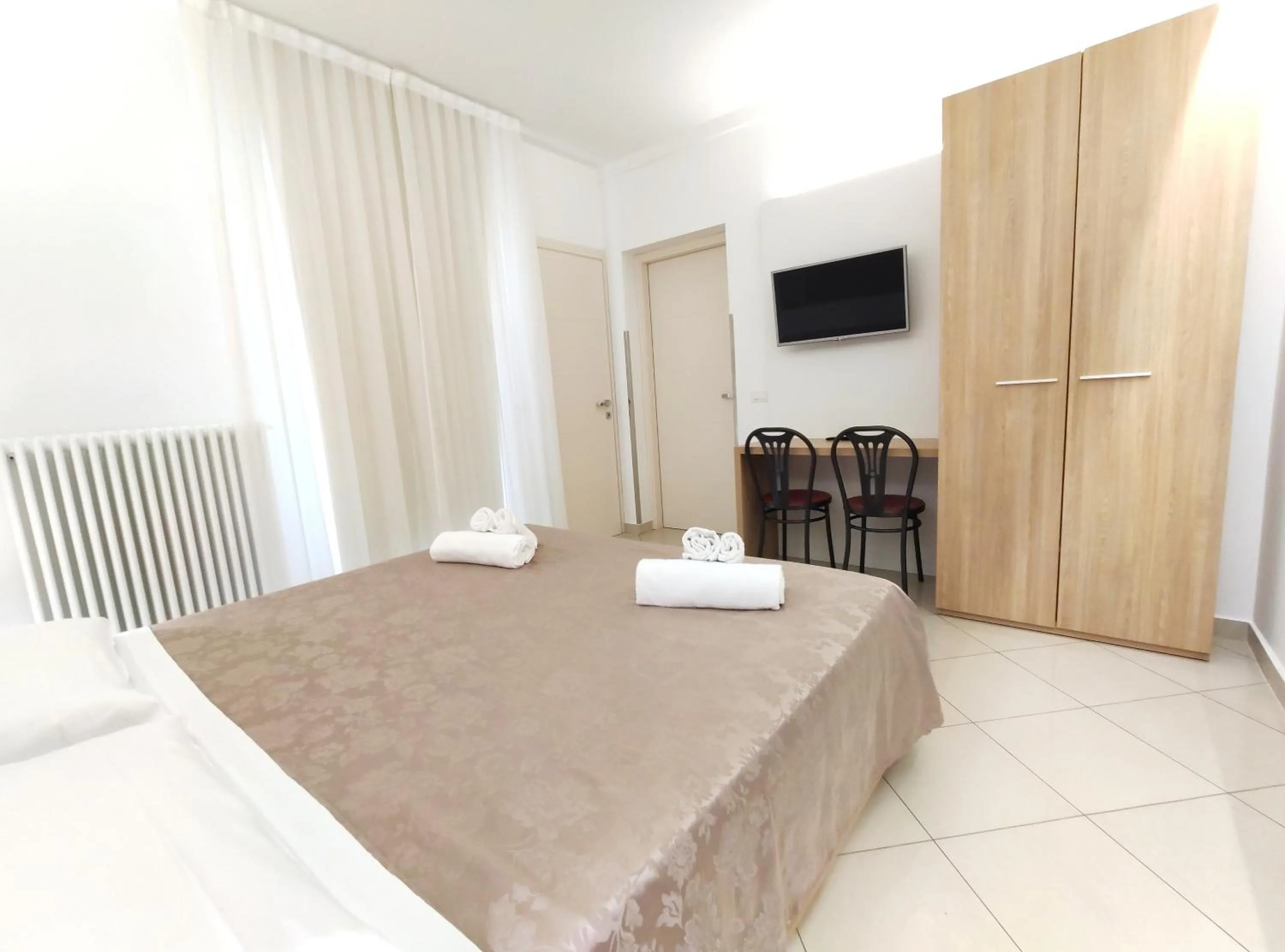 Bed in Residence Perla