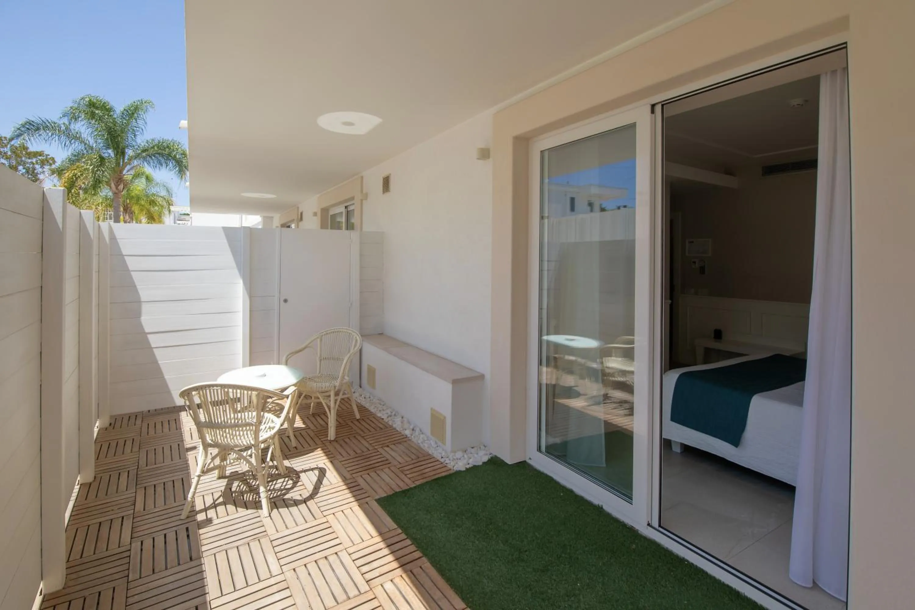 Patio in Bianco Riccio Suite Hotel