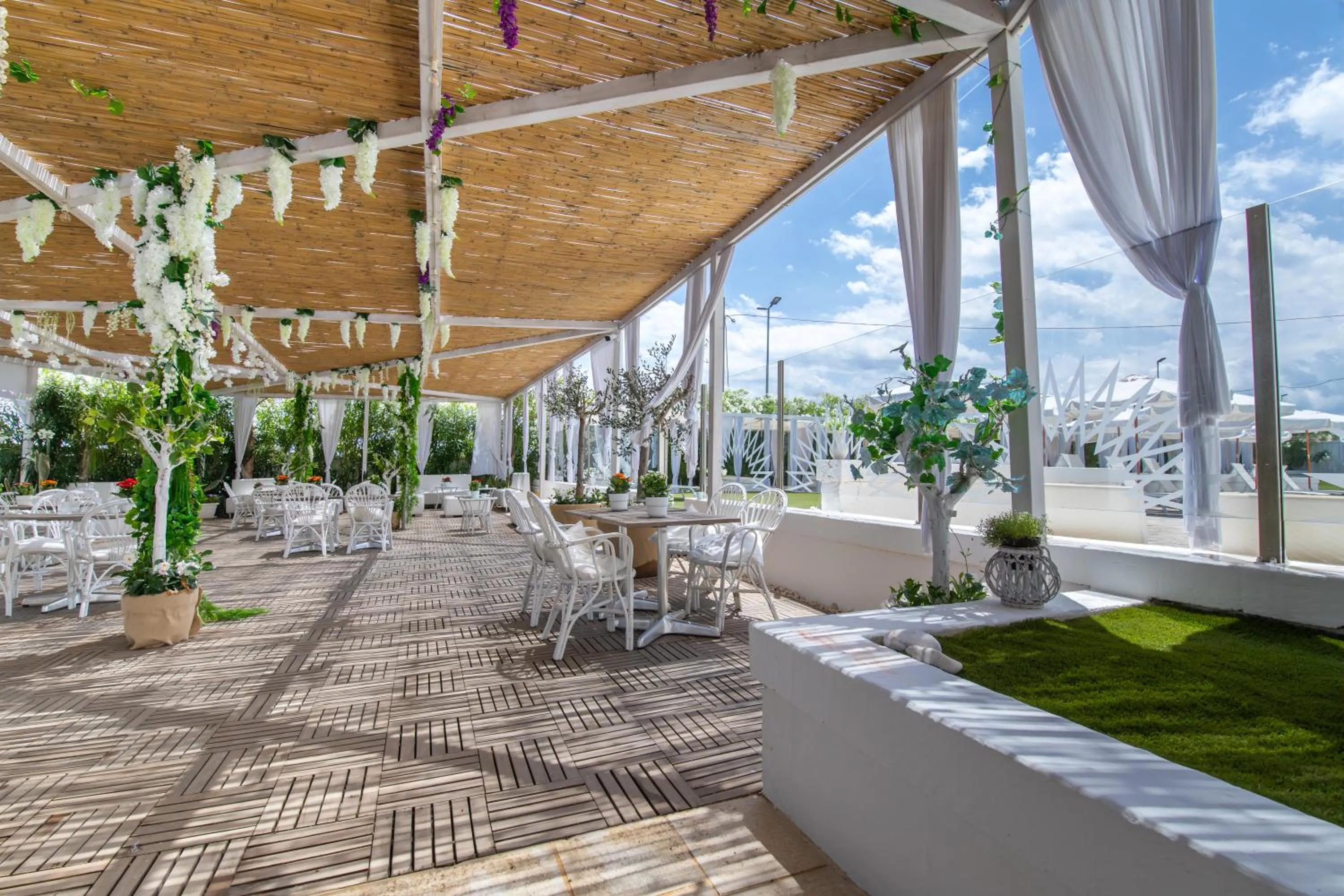 Day in Bianco Riccio Suite Hotel