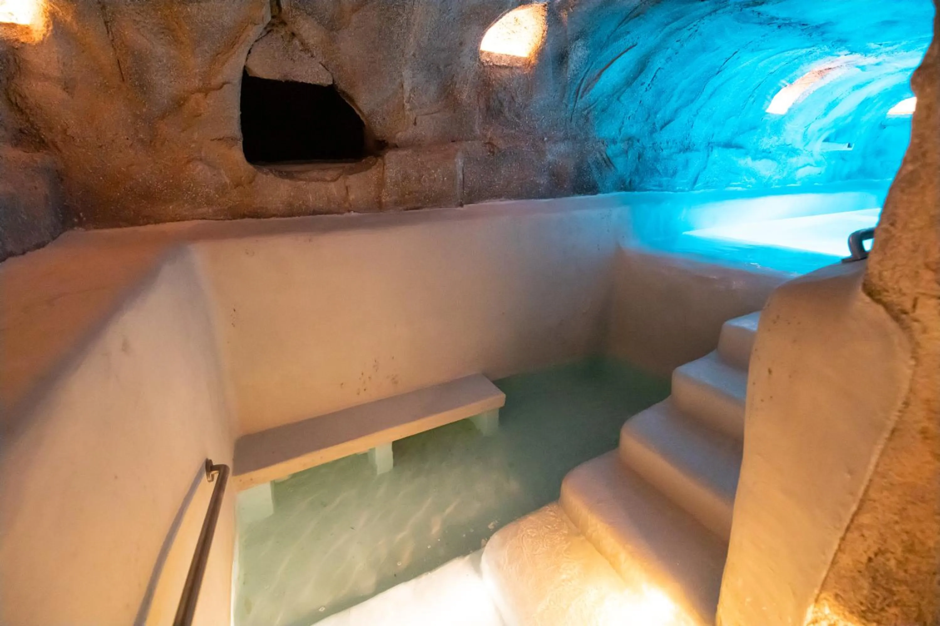 Hot Tub in Bianco Riccio Suite Hotel