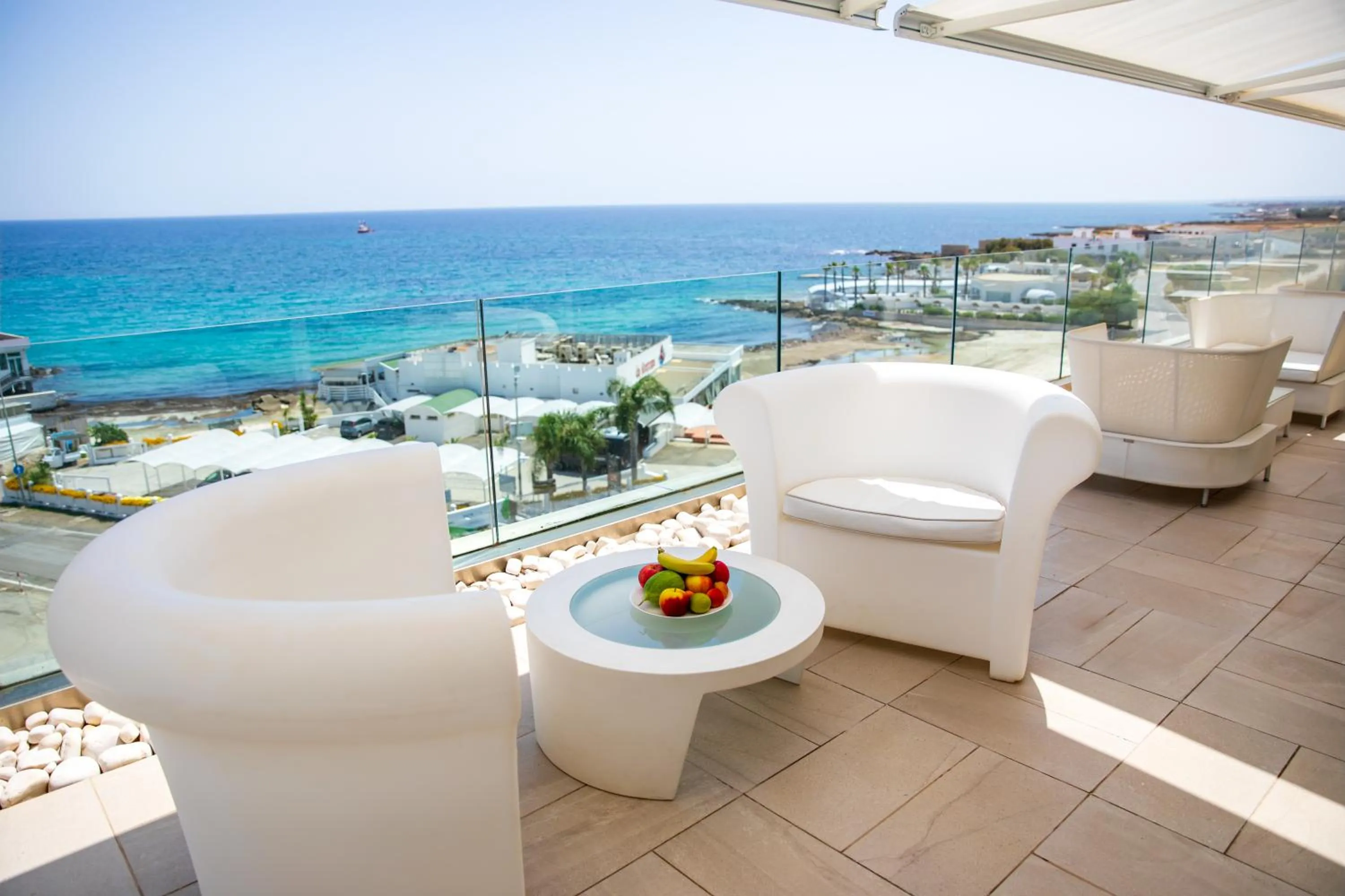 Day in Bianco Riccio Suite Hotel