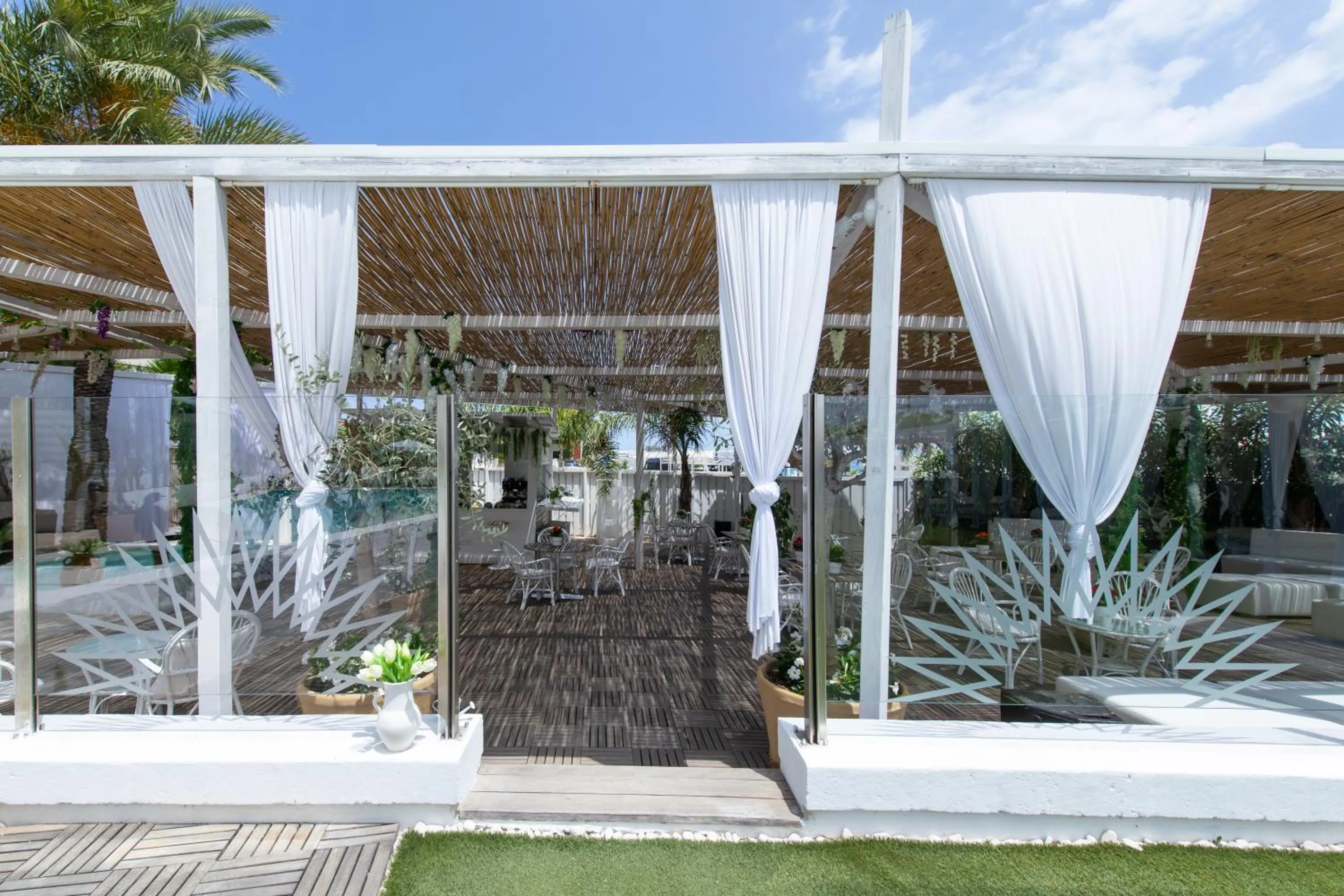 Patio in Bianco Riccio Suite Hotel