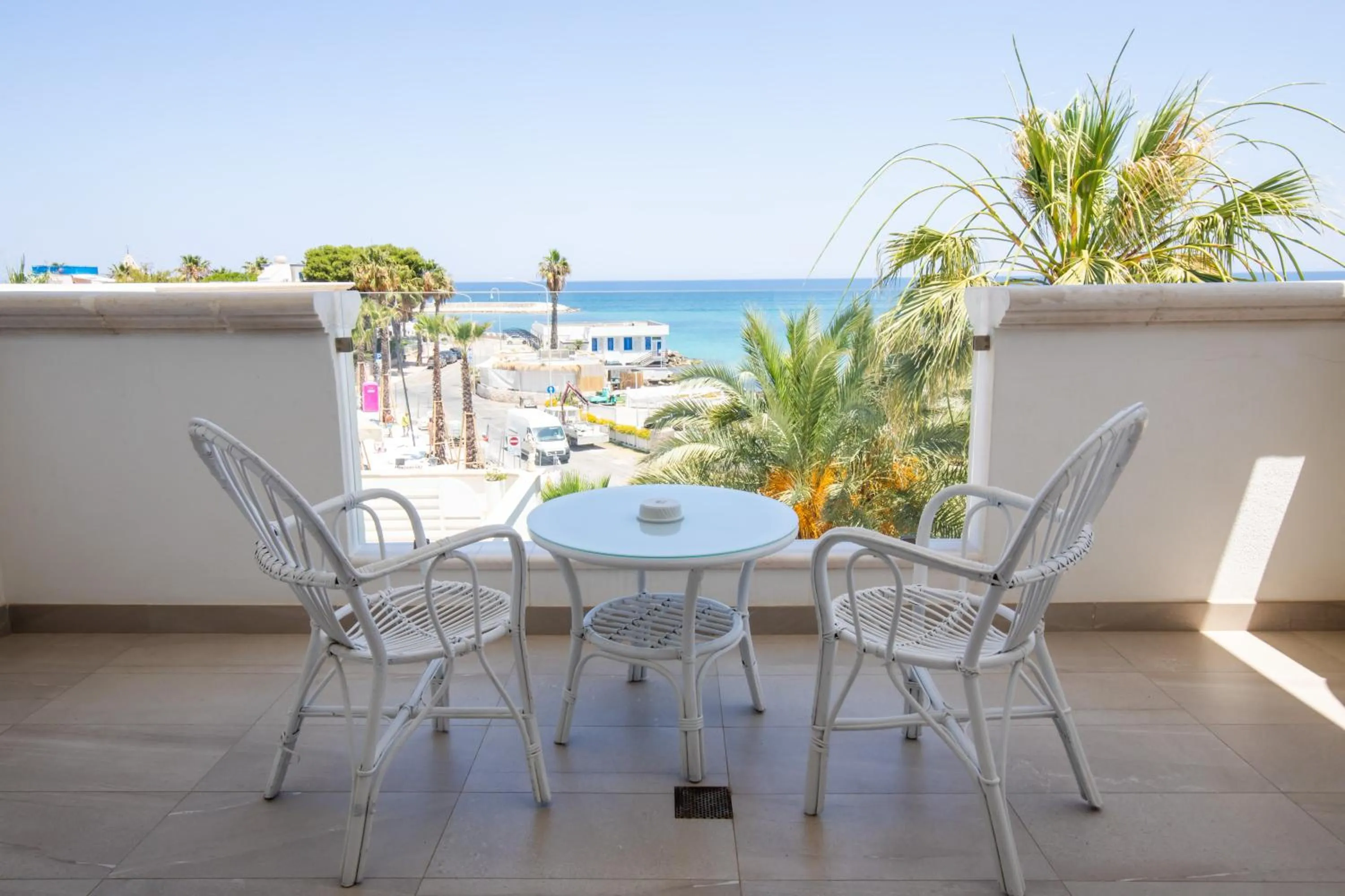 Property building in Bianco Riccio Suite Hotel