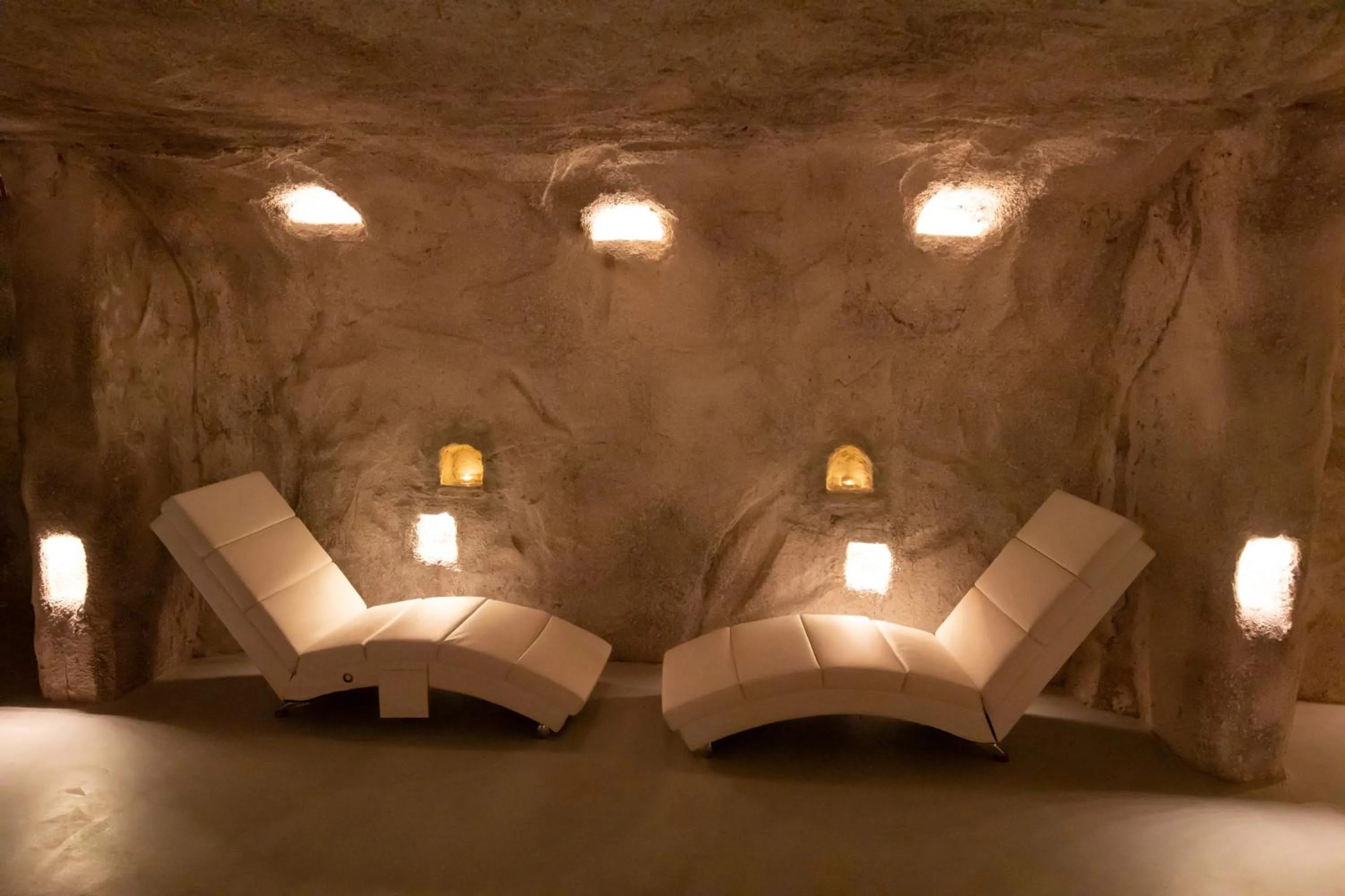 Spa and wellness centre/facilities in Bianco Riccio Suite Hotel